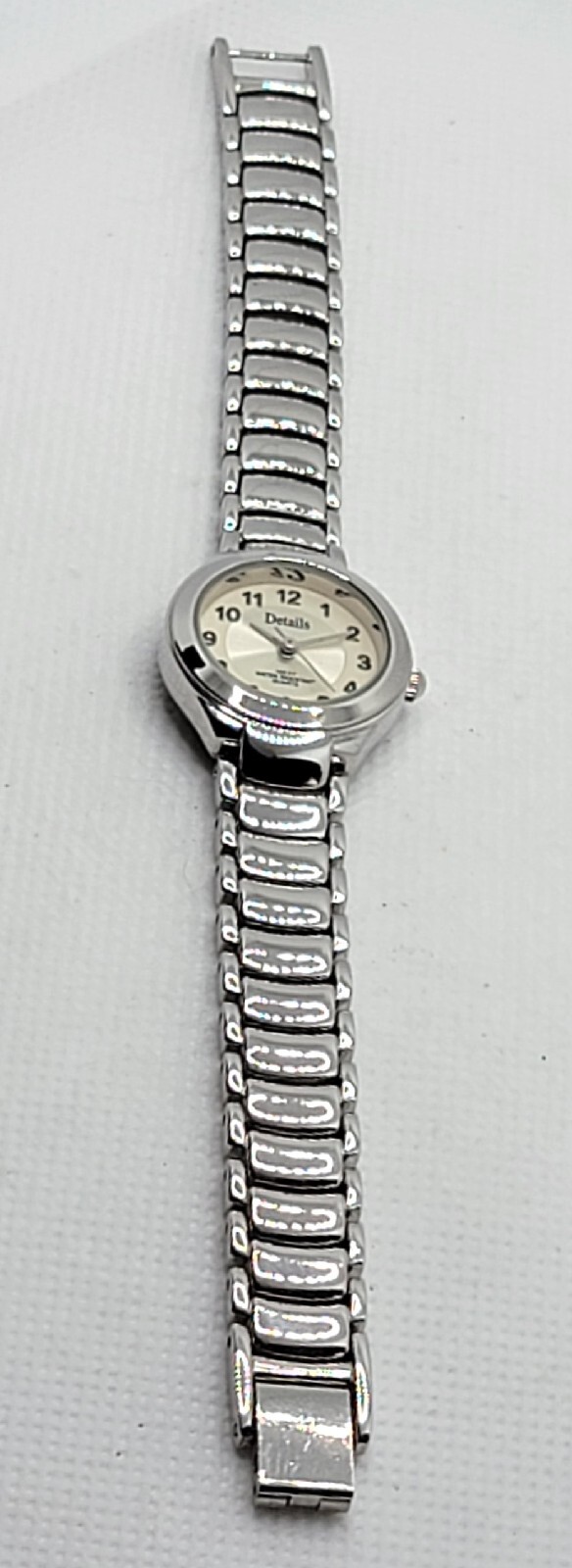 Ladies Details Casual Round Silver Tone Link Bracelet Analog Watch I5