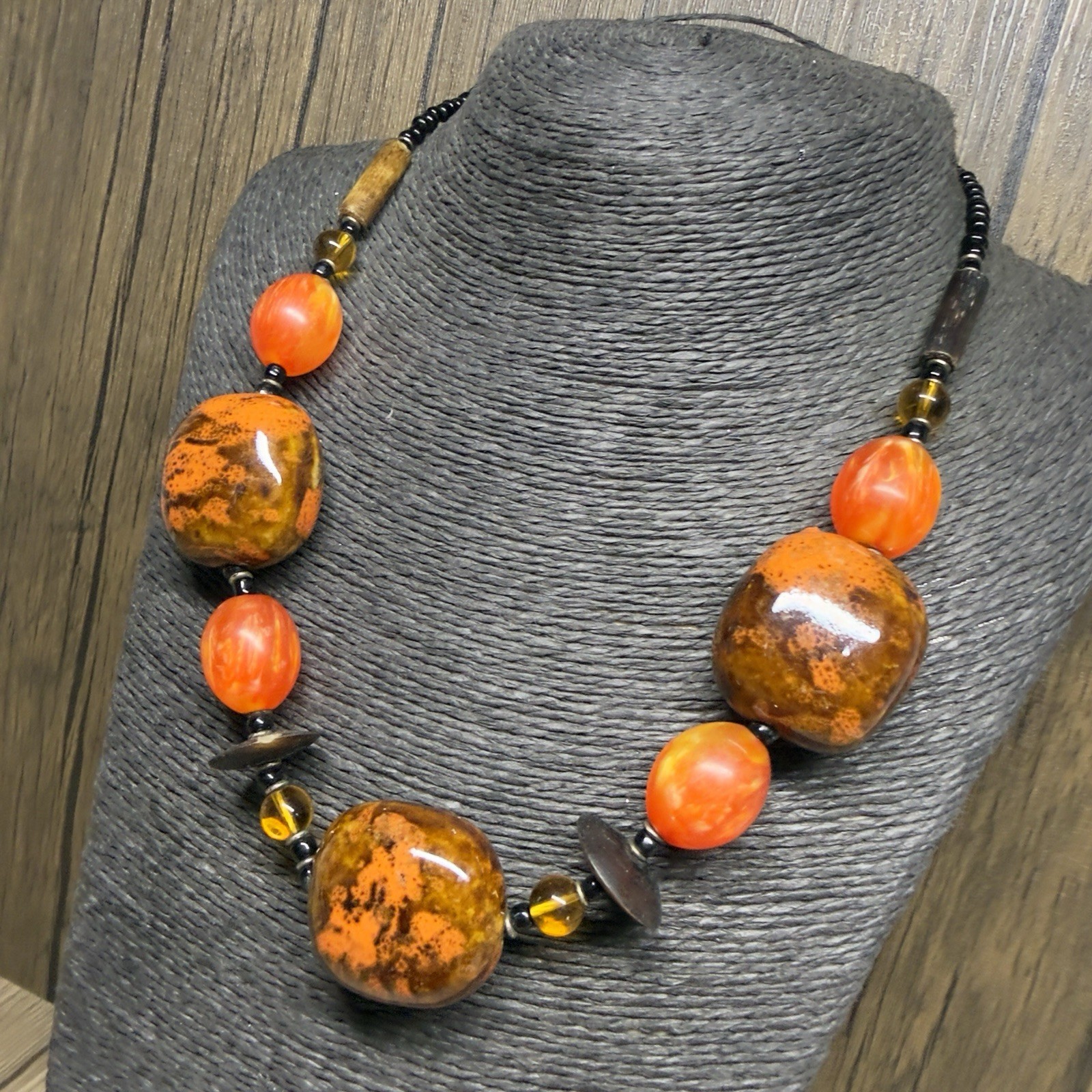 RETRO Orange Ceramic Beaded Necklace Boho Pretty Kitsch 51cm/20″ Chunky Wood