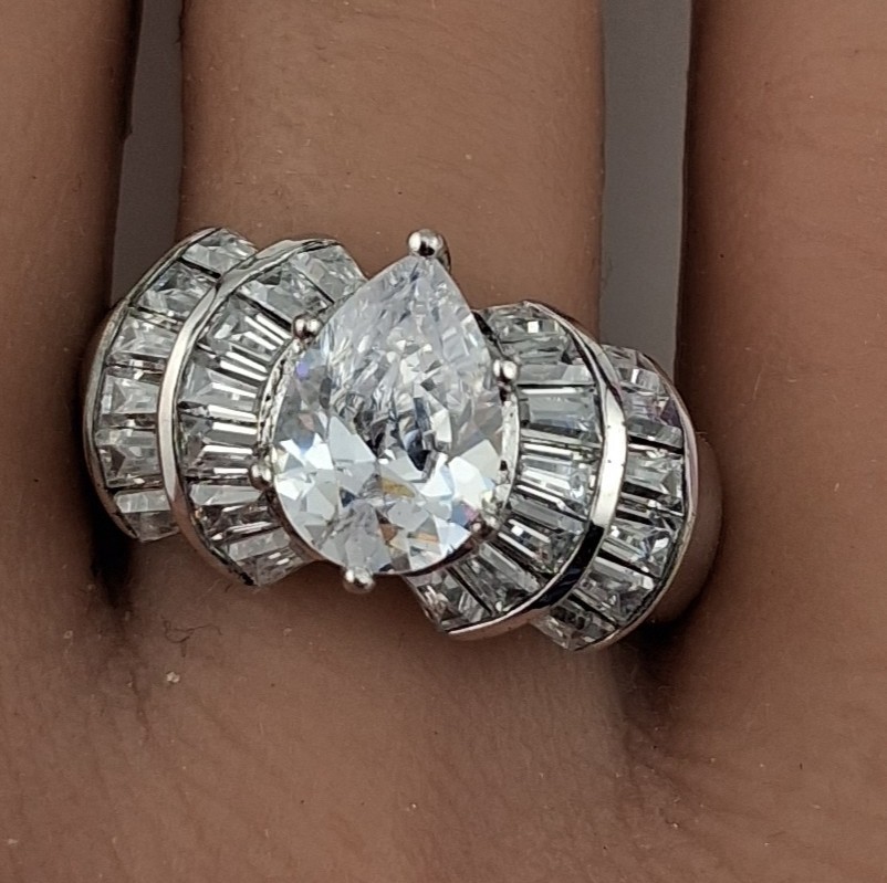 Beautiful Sparkling Sterling Silver Cubic Zirconia Ring Signed ADI Size 9.25