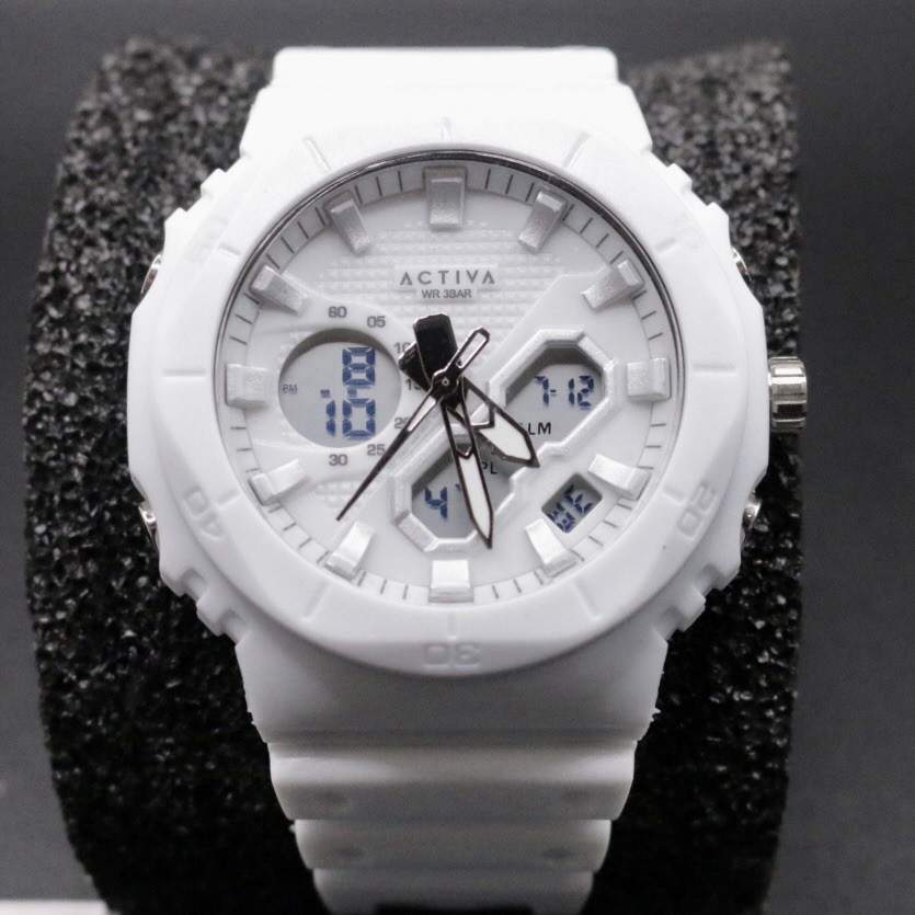 Brand New! Invicta Watch Lot w/Hard Case, 8 invicta watches, invicta tool kit