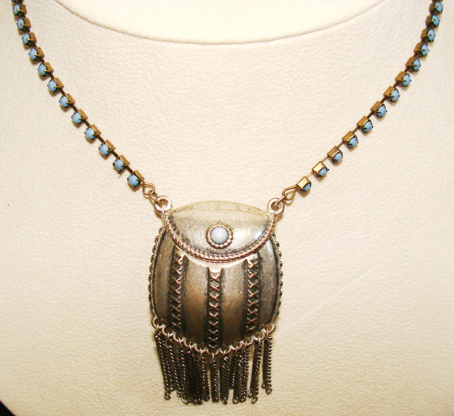 VTG Ethnic Silvertone Blue Bead Compartment Pill Poison Purse Like Necklace 31″