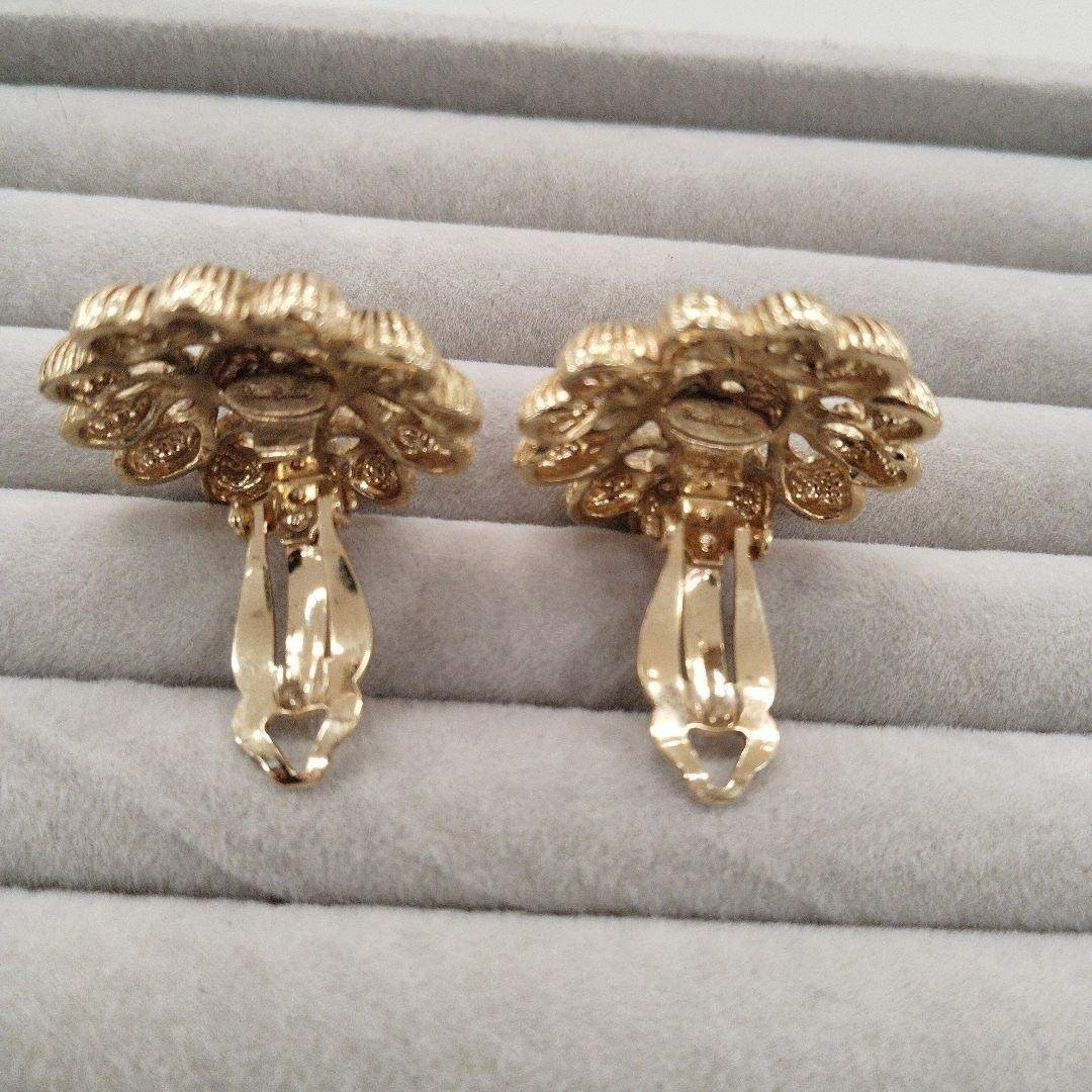 Excellent+++++ Pierre Cardin vintage Gold Flower Clip Earrings