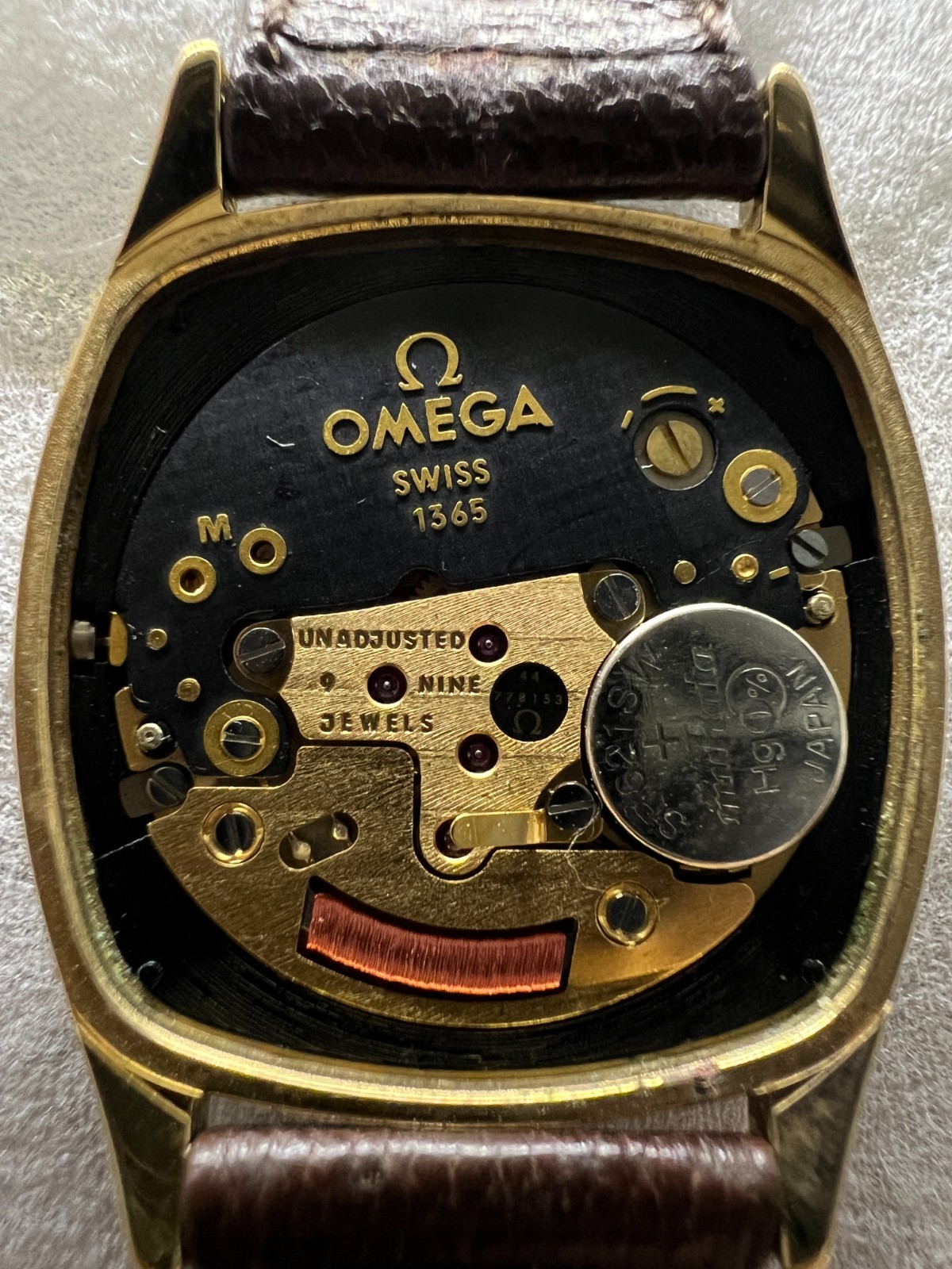 VINTAGE Omega De Ville Cal.1365 Gold Square Push Crown Quartz Women Watch JAPAN