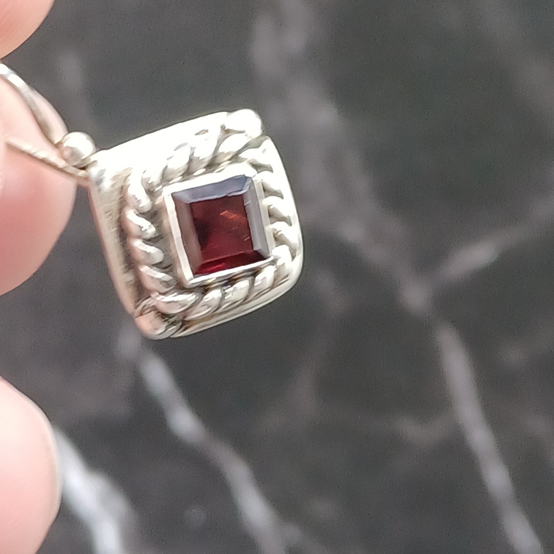 Faceted Garnet Square 925 Sterling Silver Wire Back Earrings 9.07 Grams Preowned