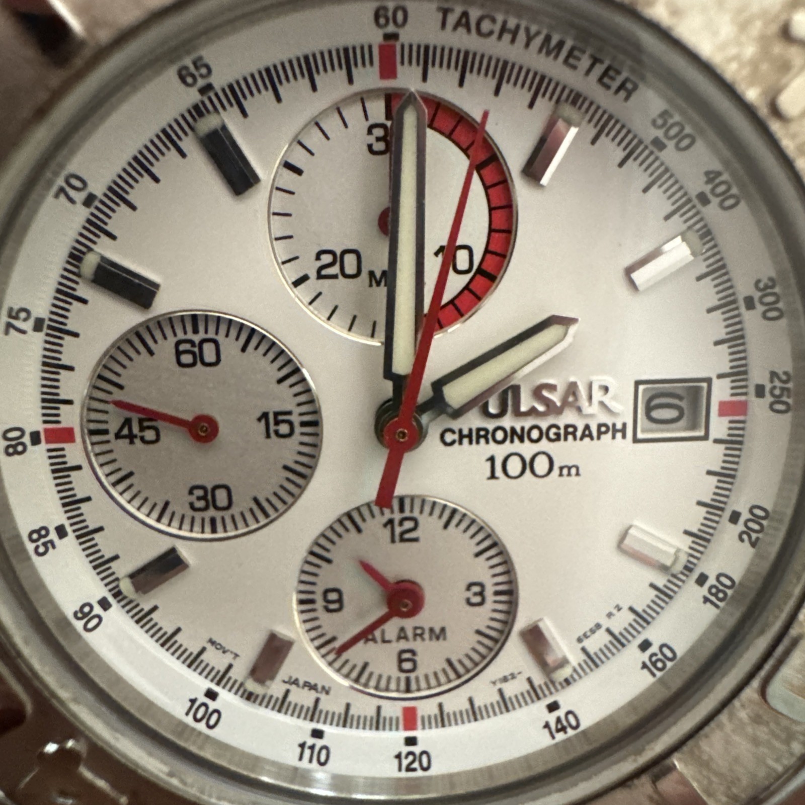 Vintage Pulsar Y182-6D20 Chronograph Alarm Watch Runs New Battery White Dial