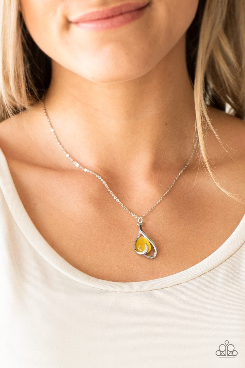 Paparazzi Jewelry Trending Tropicana Yellow Pendant Necklace Beautiful Teardrop