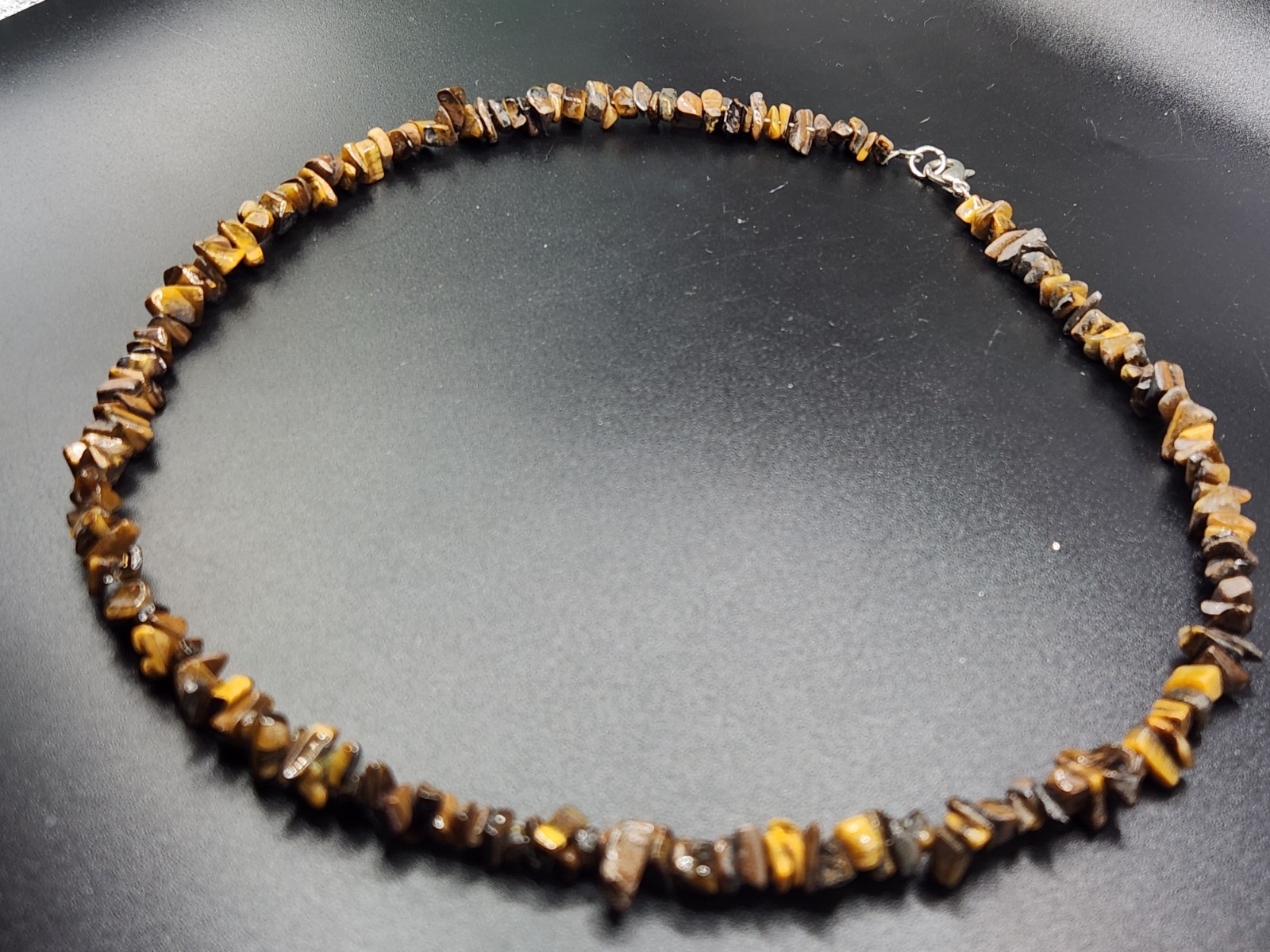 #0111 – Tiger’s Eye Chip Stone Beaded Necklace Natural Gemstone Brown Gold 24.7g