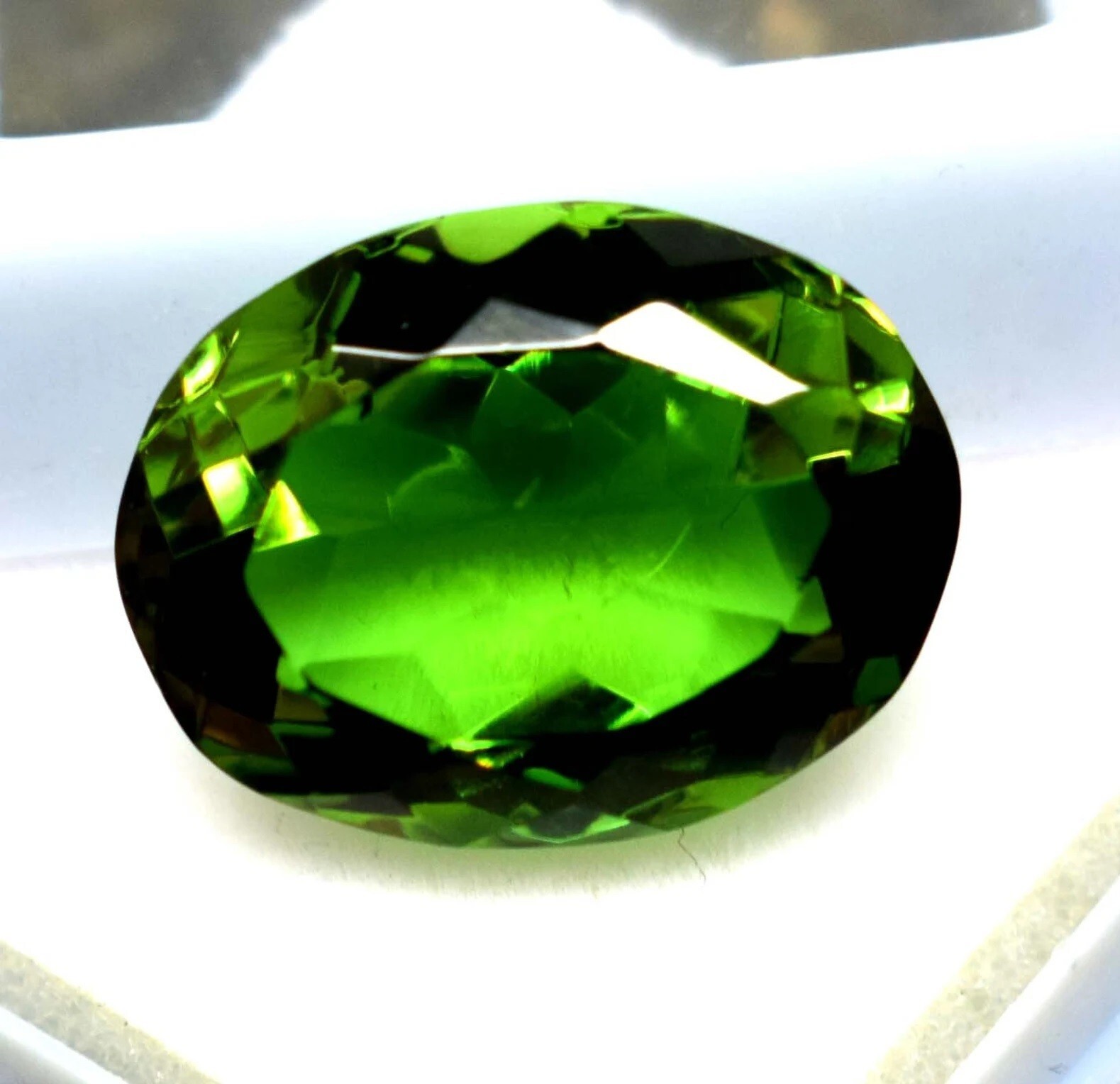 Certified 20.50 Ct Natural Zultanite Color Changing Turkish Oval Loose Gemstone
