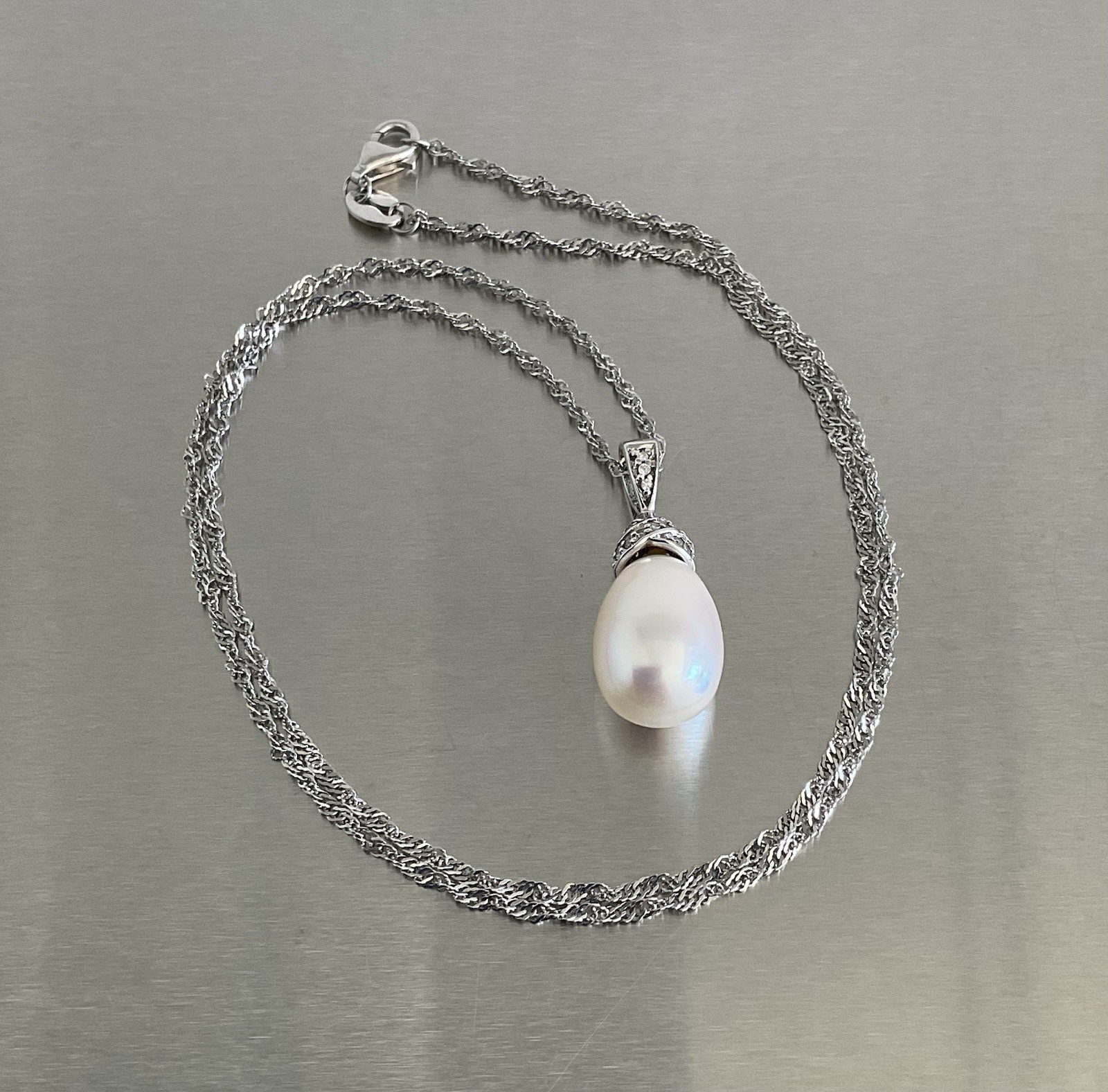 Genuine Pearl with 28 Diamond Accents Pendant Necklace 925 Sterling Silver 17″