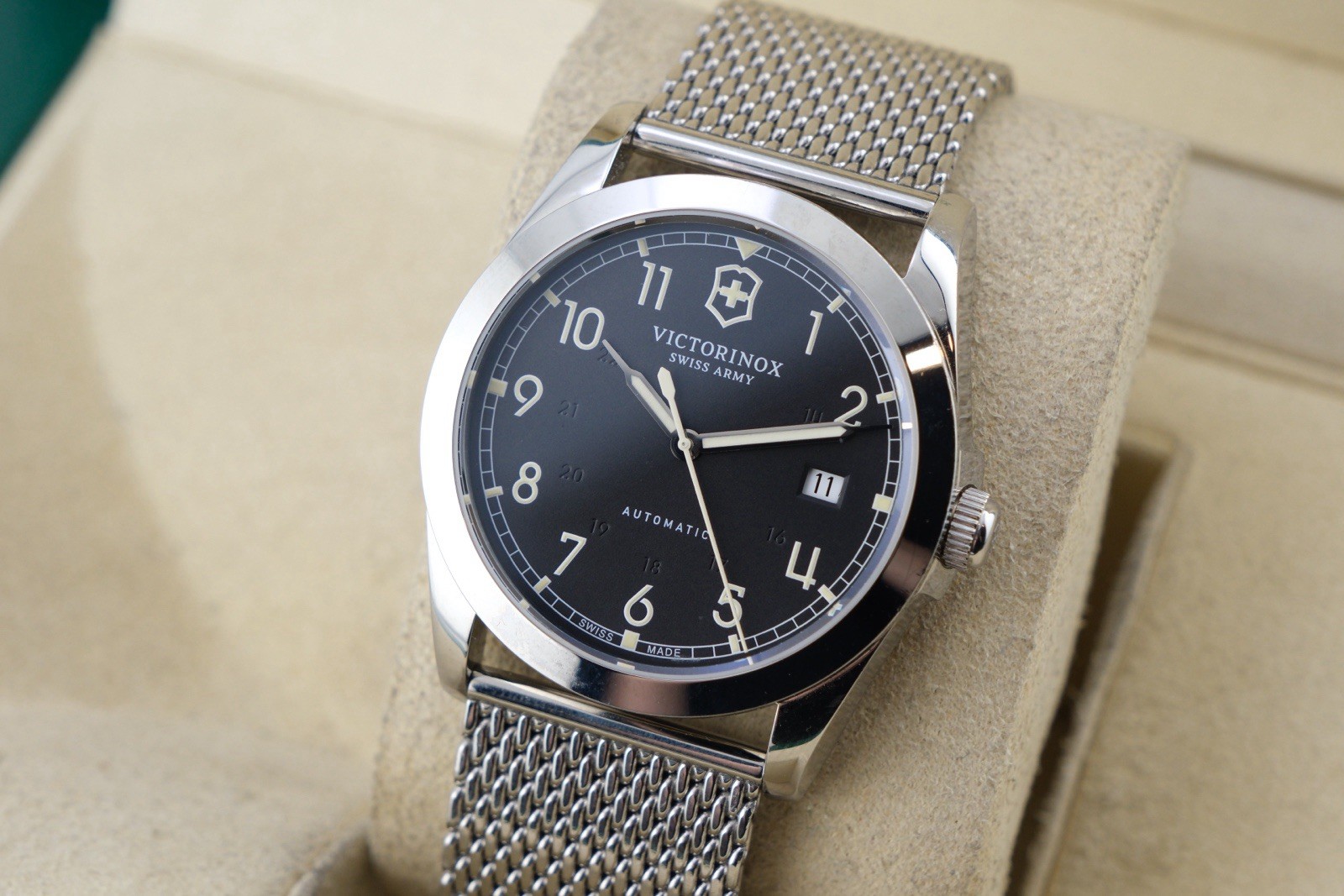 Victorinox Swiss Army Infantry Swiss Automatic 40mm Watch Mesh Bracelet RARE