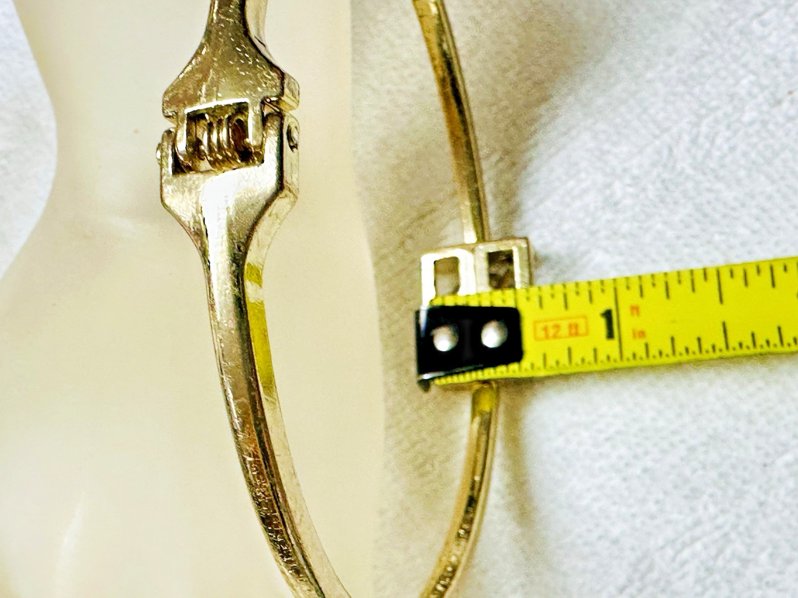 Gold Tone Clamp Bangle Bracelet Huge Rhinestone Focal b183