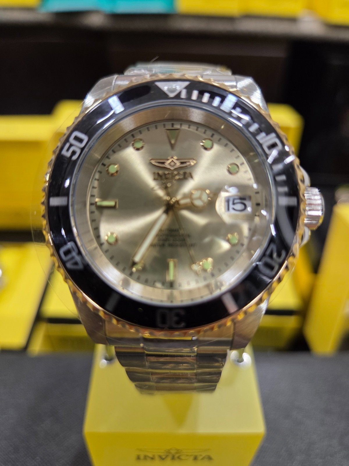 49317 – AUTOMATIC Invicta Pro Diver Aurivel Men’s Watch – 40mm, Steel