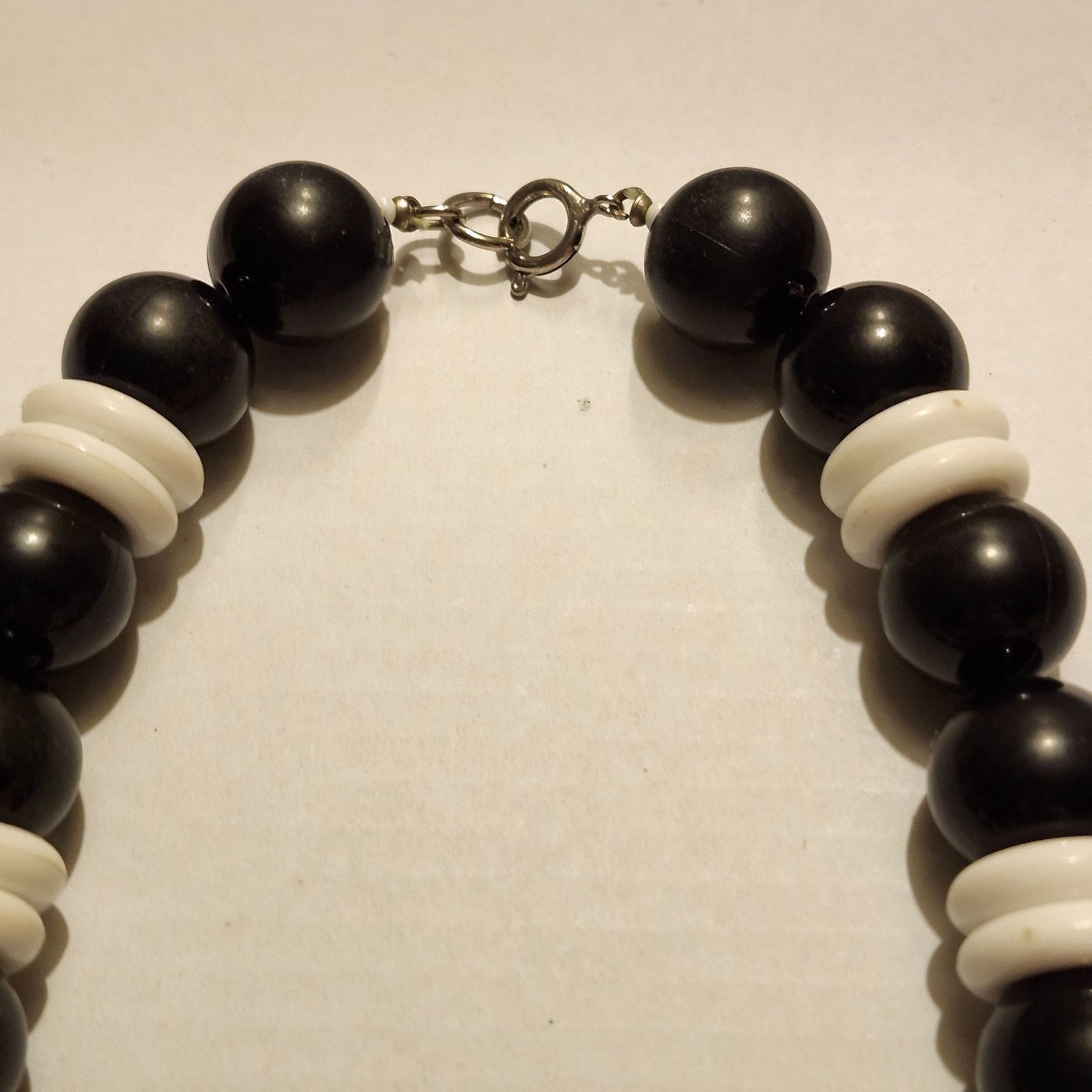 Vintage Chunky Beaded Necklace 16″ 60’s 70’s Black and White