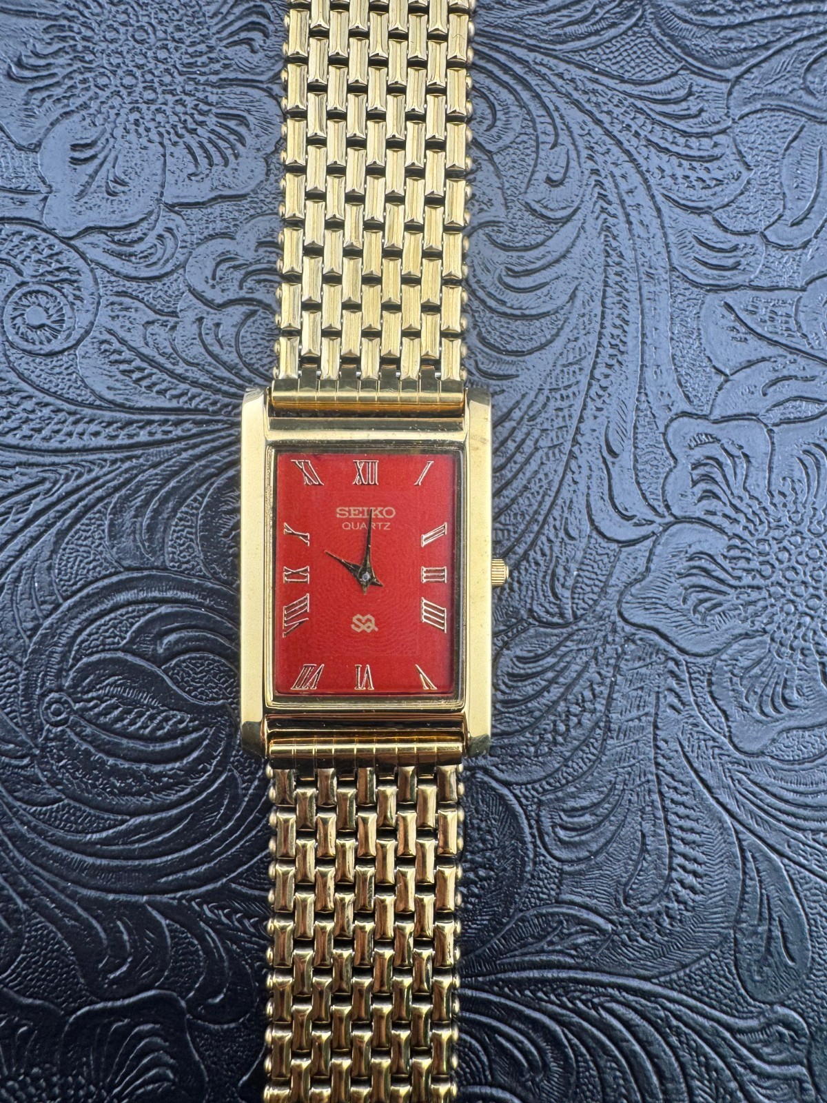 RARE GOLD RED Vintage Seiko Slim Quartz Gentlemen’s Wrist Watch