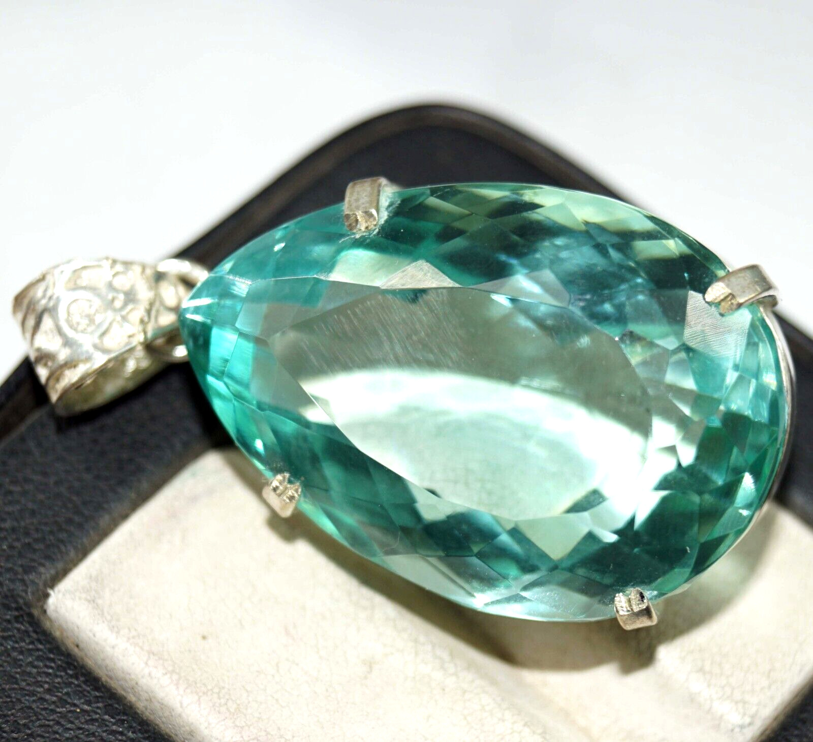 GIE Certified Natural Ocean Blue Topaz Pendant Pear Cut Loose Gemstone 97.95 Ct