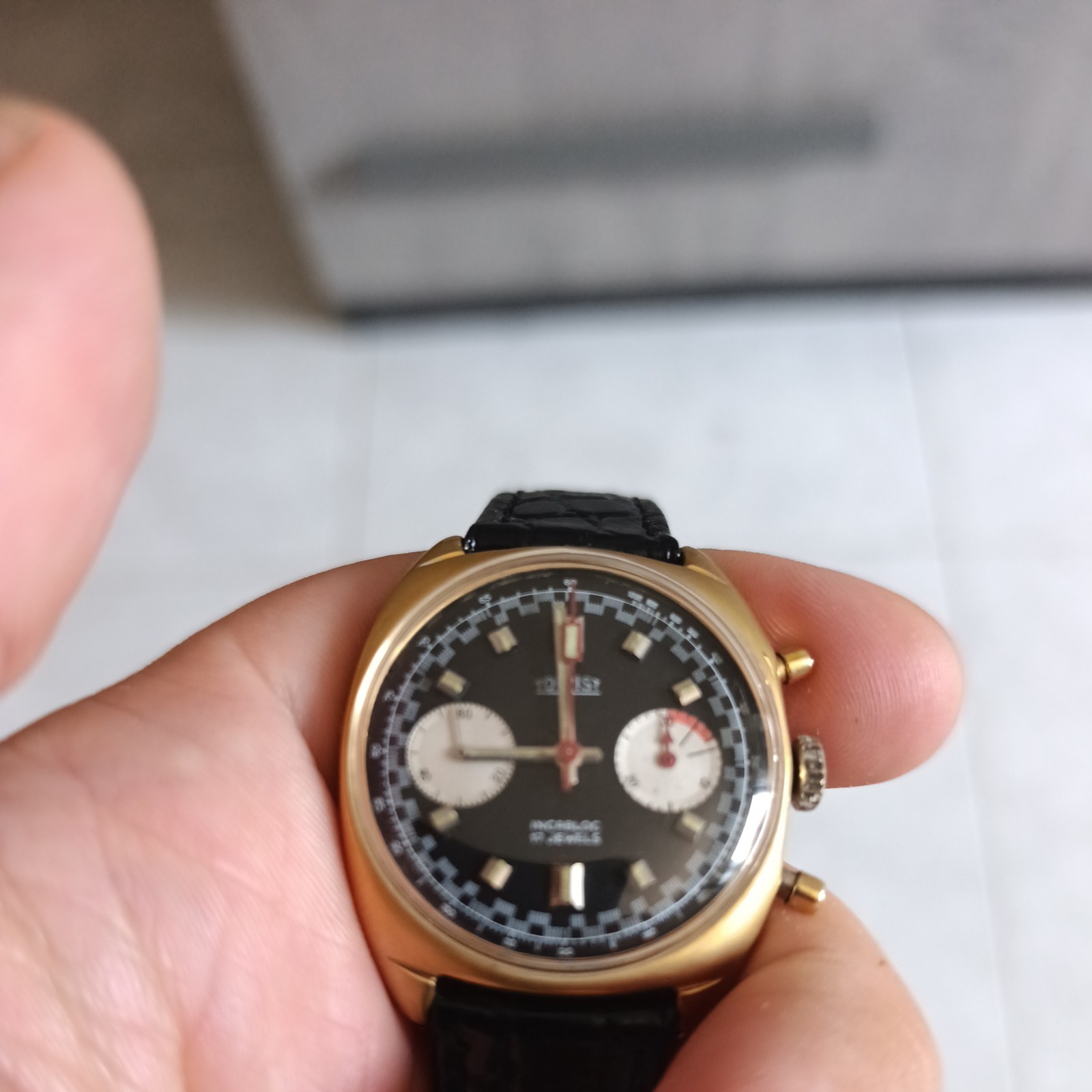Vintage TOURIST Reverse Panda Chronograph – Valjoux 7733 – 1970s – Working