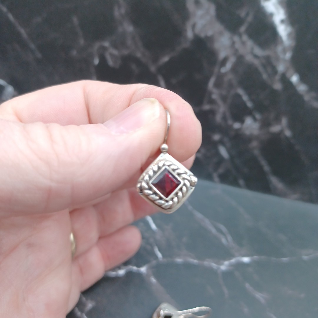 Faceted Garnet Square 925 Sterling Silver Wire Back Earrings 9.07 Grams Preowned