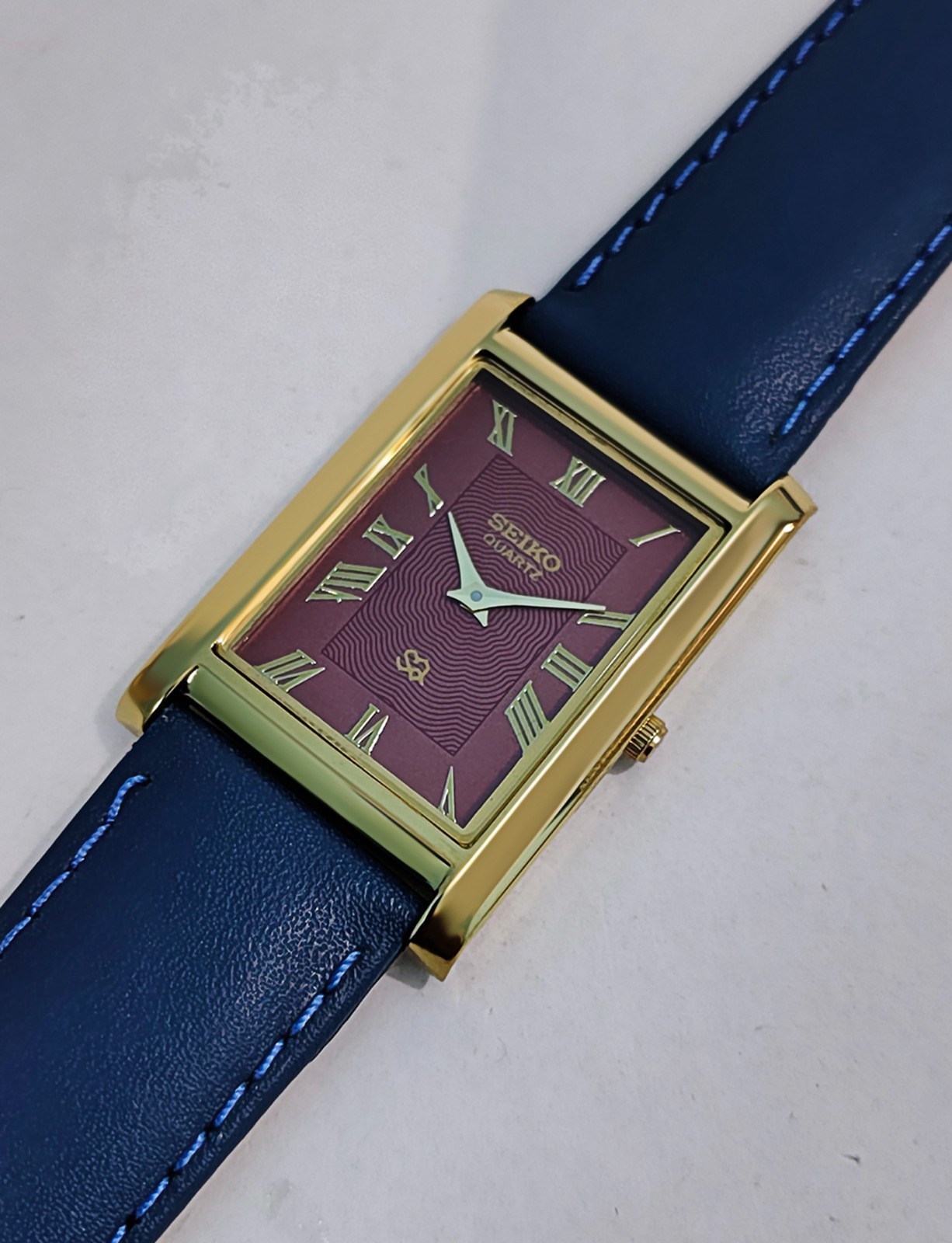 Vintage Style Seiko Tank Red Dial Slim Unisex 27mm Wristwatch