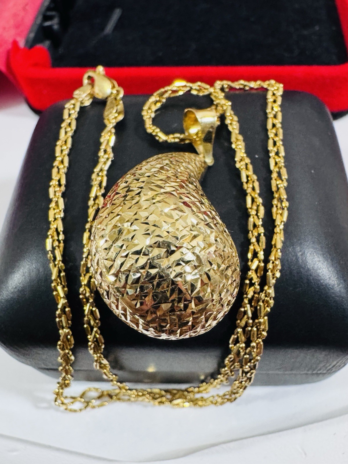 New 18K 750 Gold Women’s Teardrop Set Necklace 16”/16.5” long 7.83g 3mm Choker