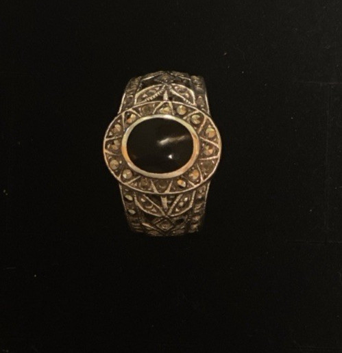 Vintage 925 Silver Filigree Floral Oval Onyx & Marcasite Ring (5.67) Grams TW