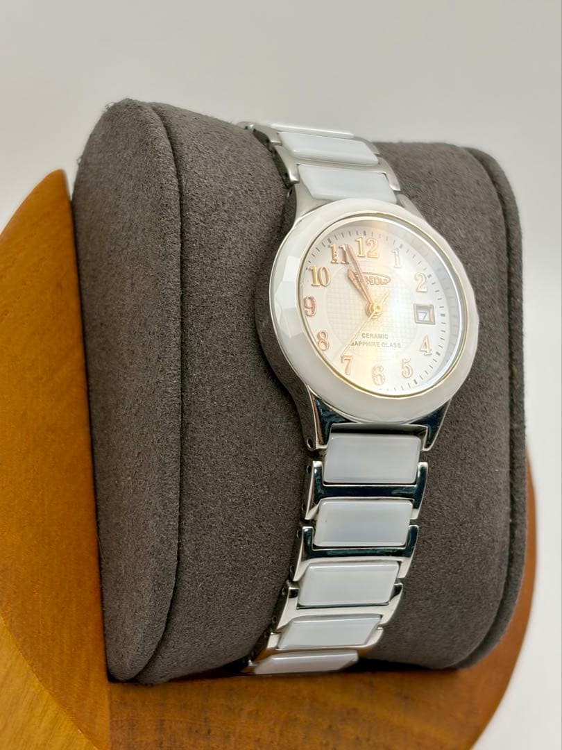Aureole Quartz White Dial Wristwatch