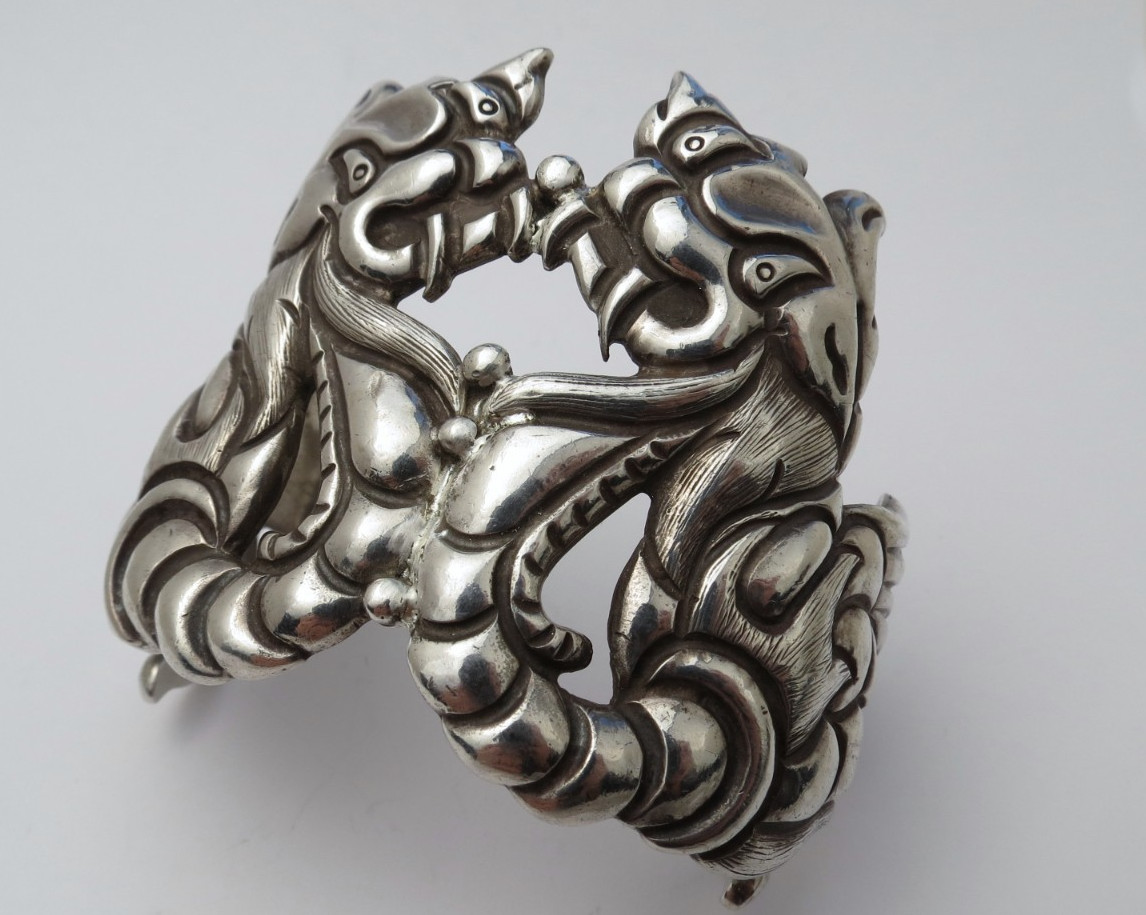 Los Castillo # 291 sterling silver cuff bracelet double dragon griffin Mexican