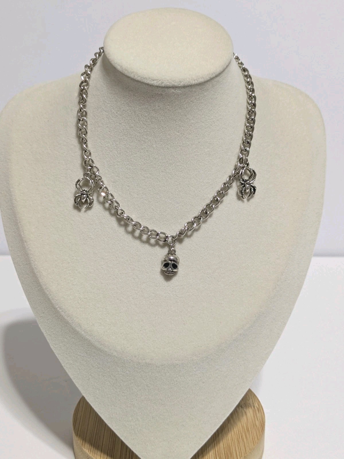Hot Topic Silver Tone Chain Choker Necklace With Spider & Skull Charms 11″ Goth