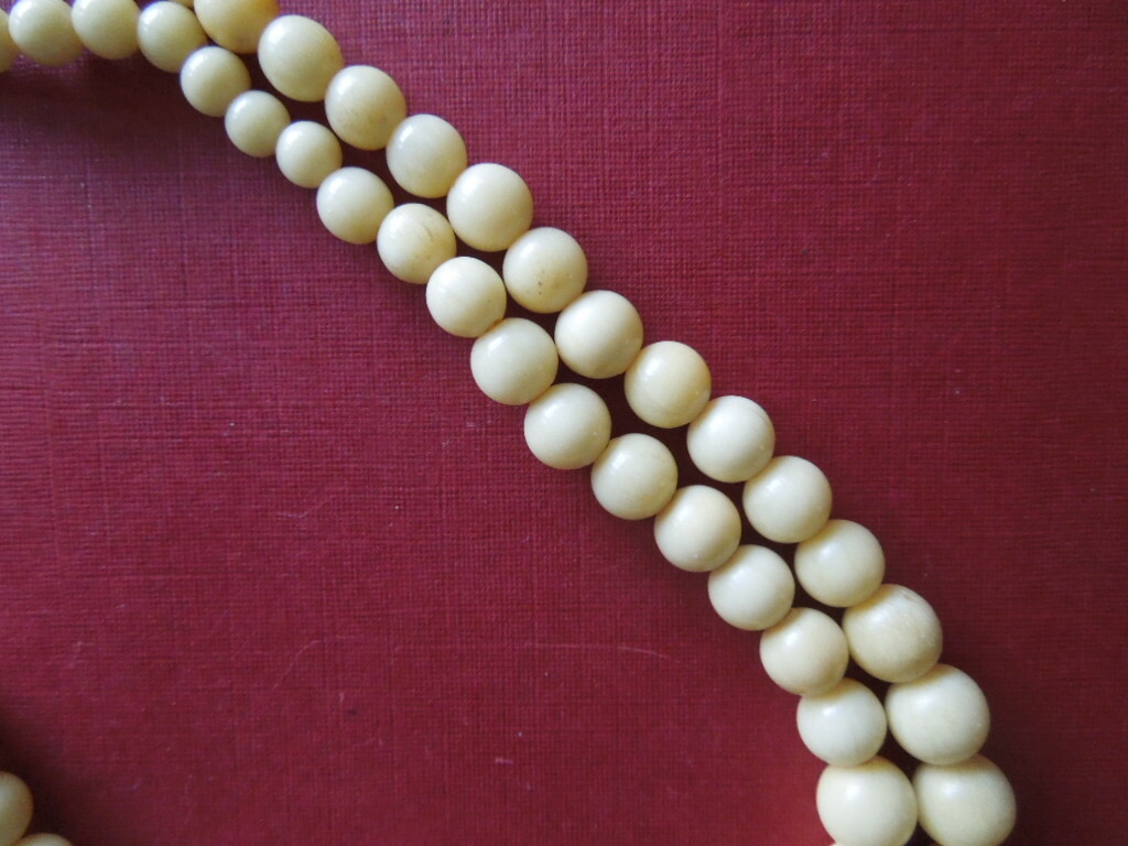 J3165 ART DECO NECKLACE VERY NICE CARVED LENGTH 40 CM
