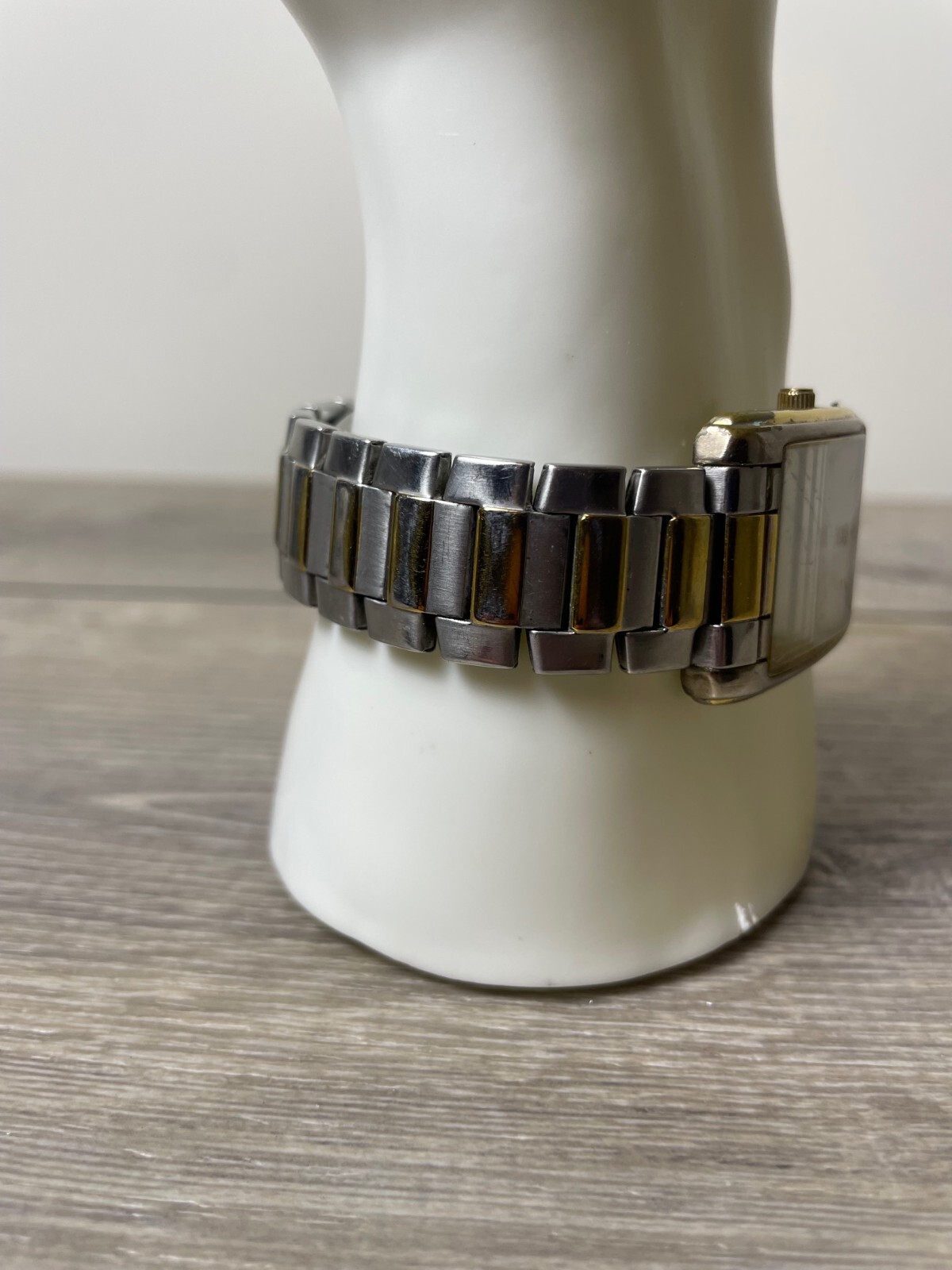Caravelle By Bulova A6 Two Tone Men’s Watch C935042 New Battery