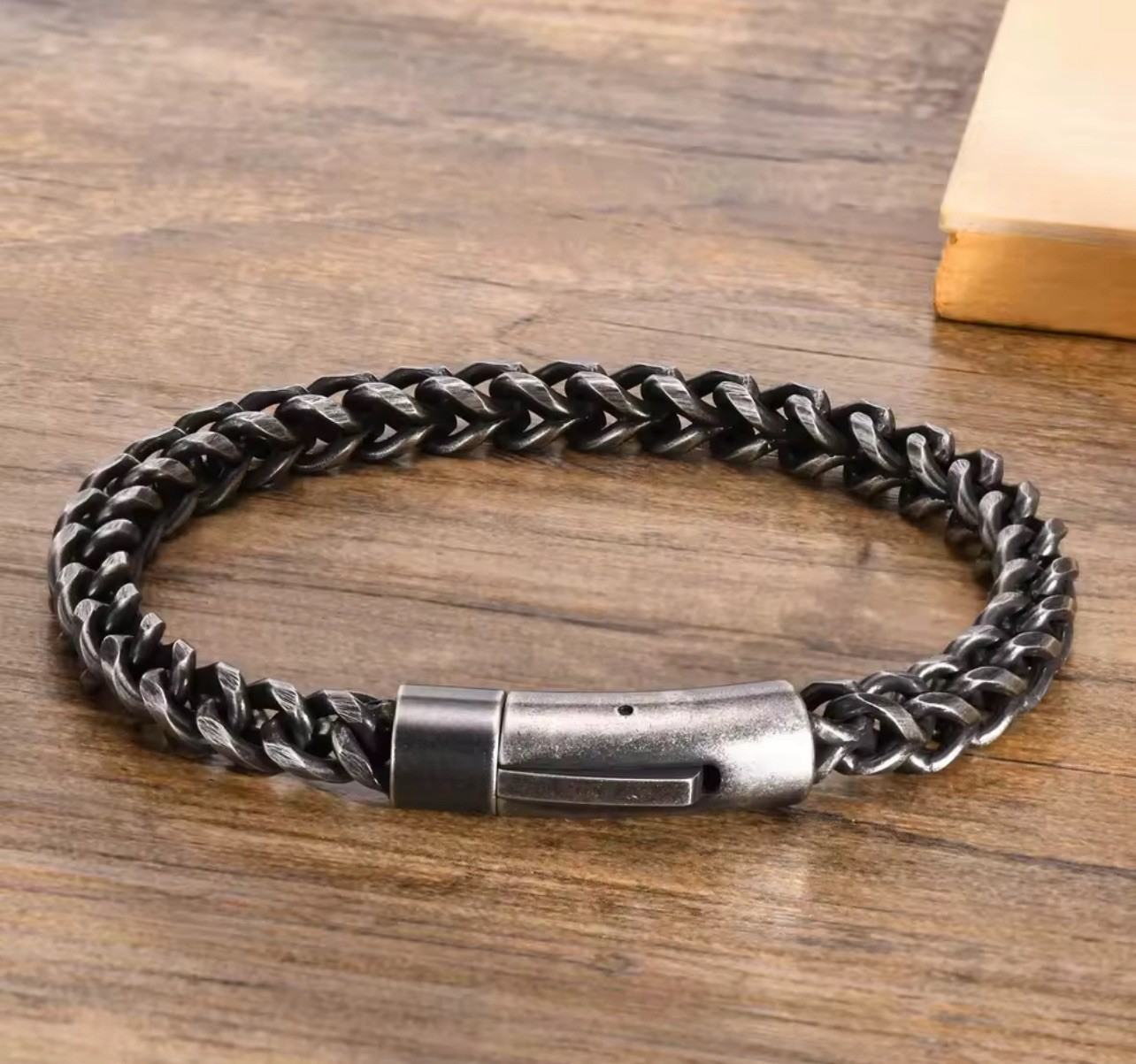 Men’s black and silver stainless steel curb chain bracelet, Viking style, 21 cm.