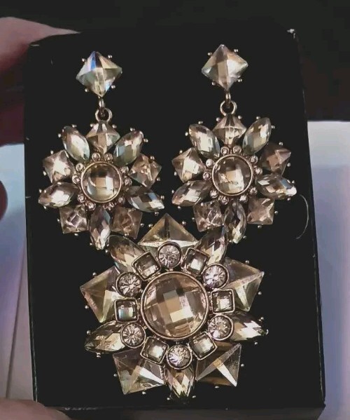 Brooch & Earrings Gift Set Faux Stones diamonds and Rhinestones.