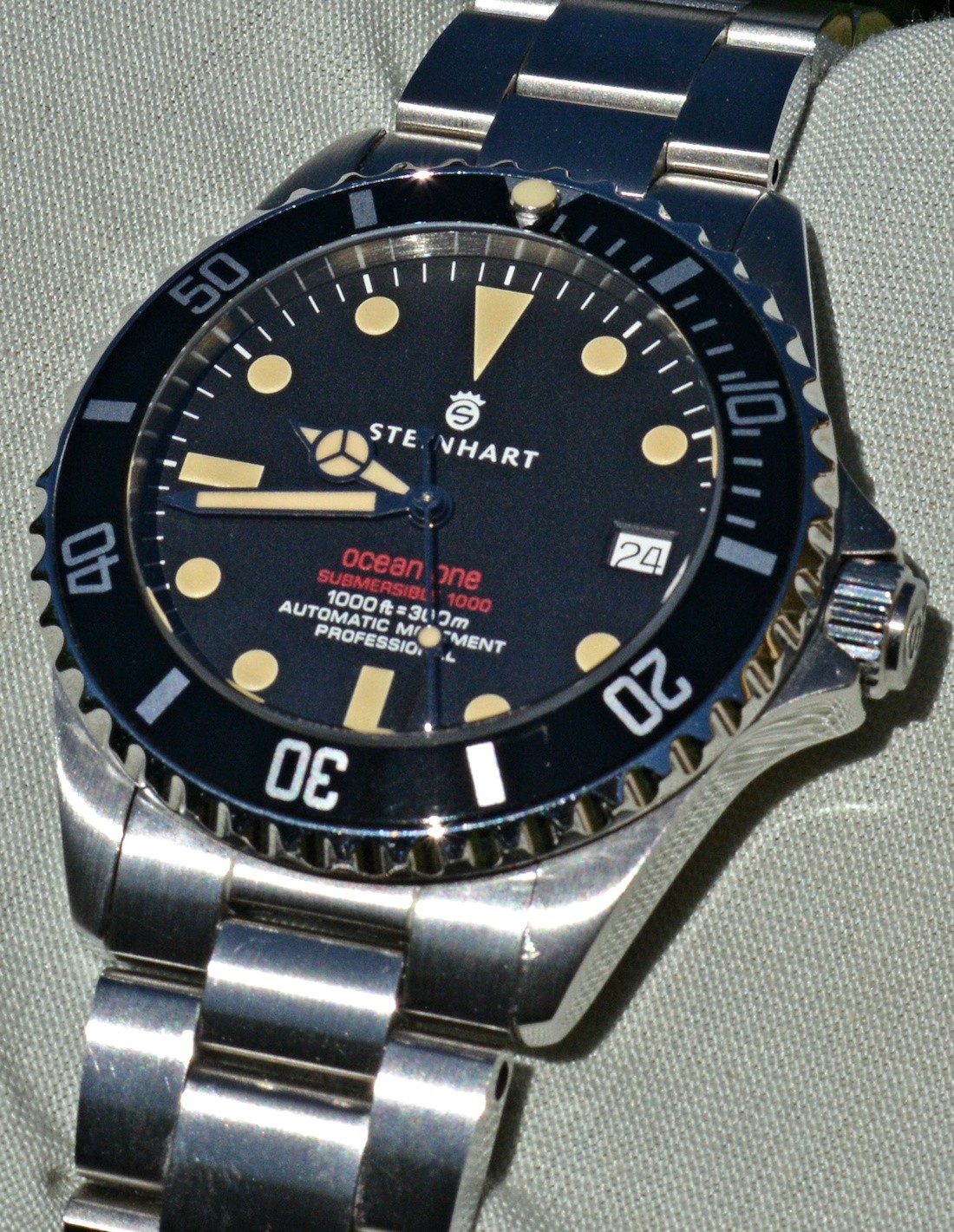 Steinhart Ocean One Red Sub Exclusively Edition For Gnomon Like New Full Set