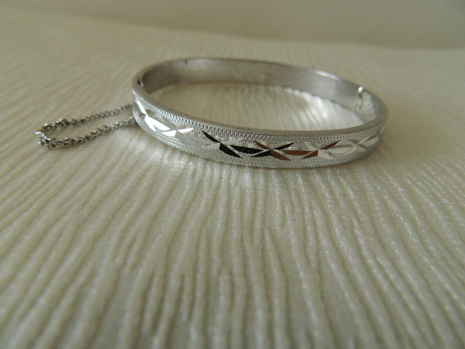 Vintage BRACELET Bangle ETCHED Silver Color With Safety Chain Jewelry