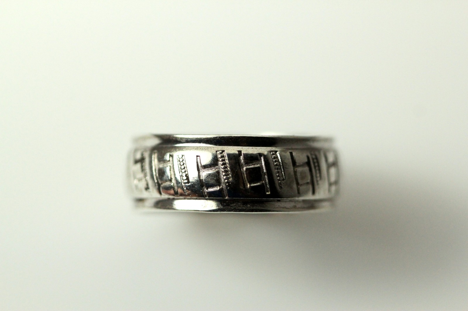 925 Sterling Silver Size 7.75 Patterned 7.3mm Concave Court Band Ring (RIN5256)