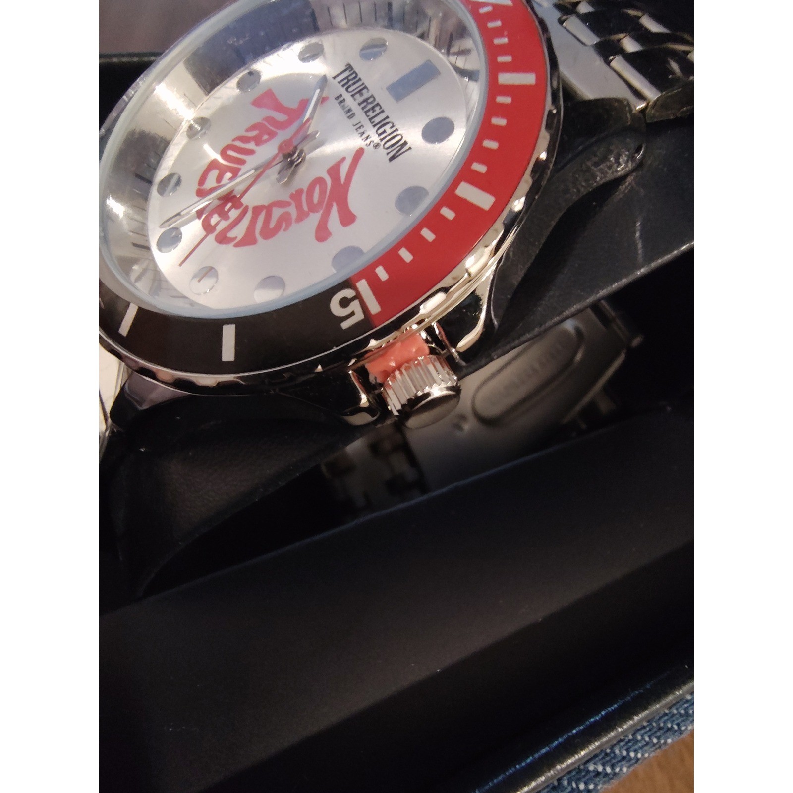 True Religion Mens Watch Silver Red Black Diver Style Stainless Steel New in Box