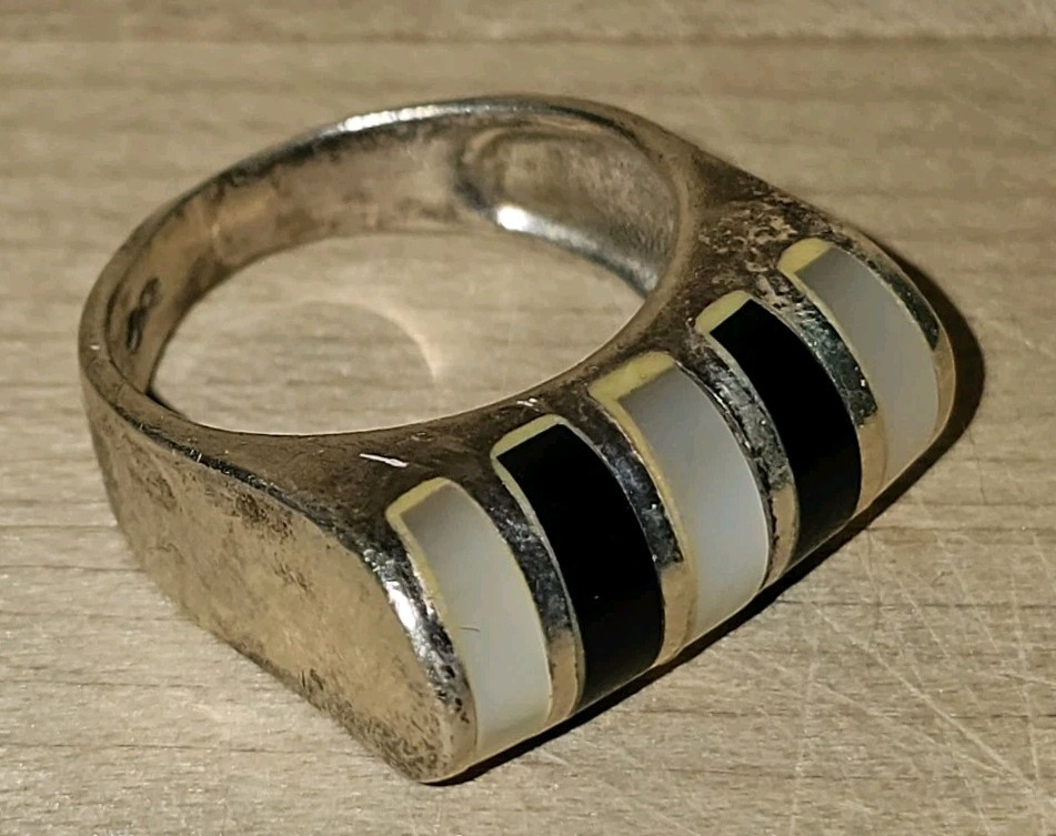 Vintage Ring Size 5 Silver Mother of Pearl Black Onyx 4.7g READ Condition