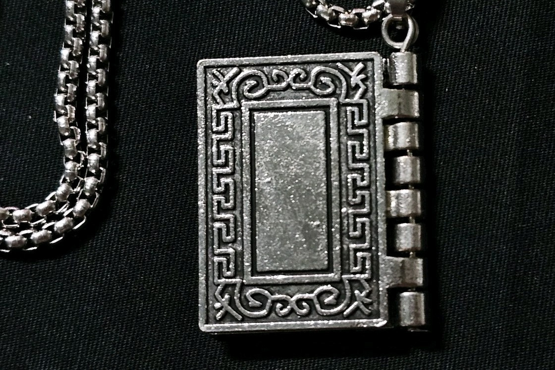 Men Women Openable Holy Bible Book Verse Prayer Christian Pendant Necklace 27 in
