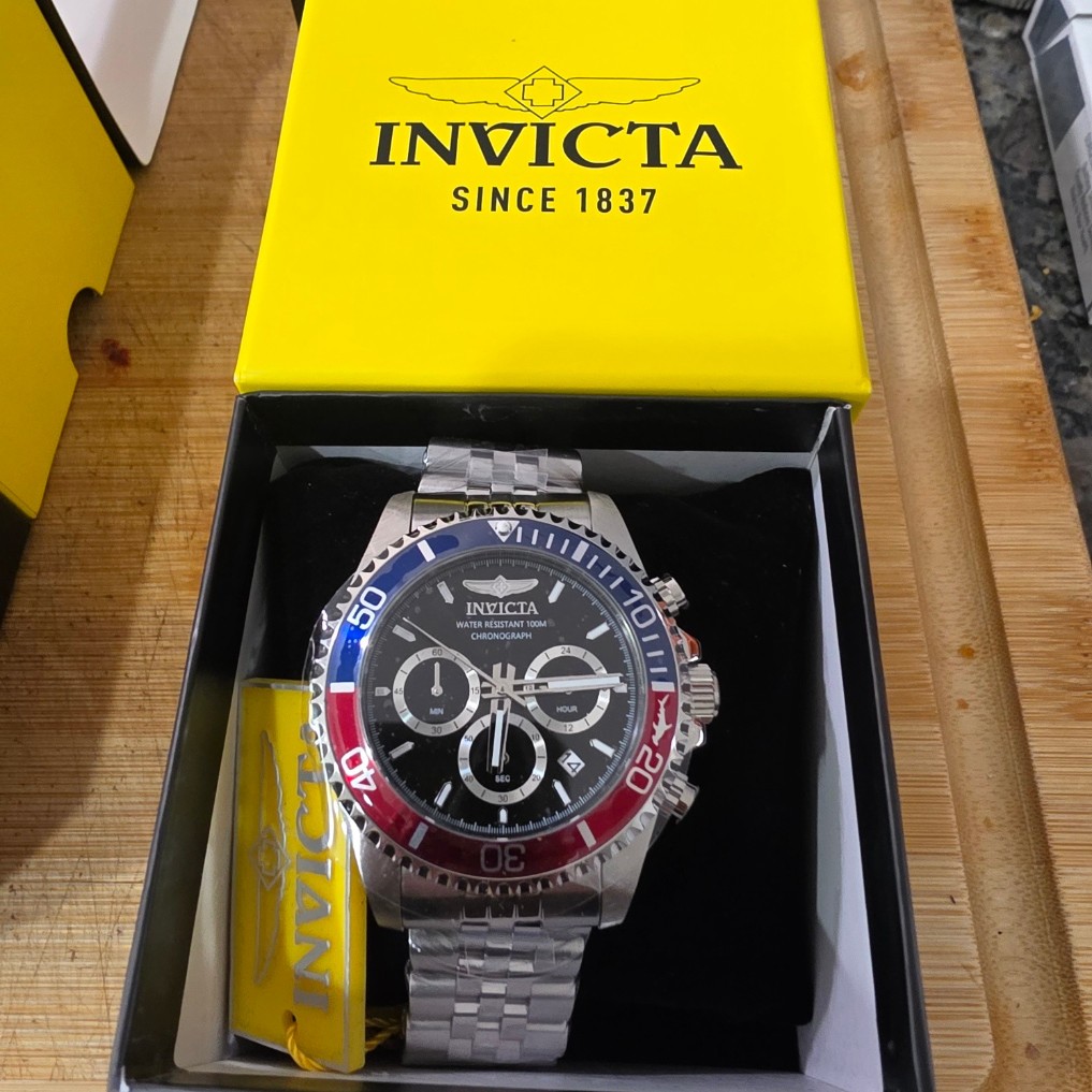 Invicta Pro Diver Chronograph Quartz Black Dial Pepsi Bezel Men’s Watch 48117