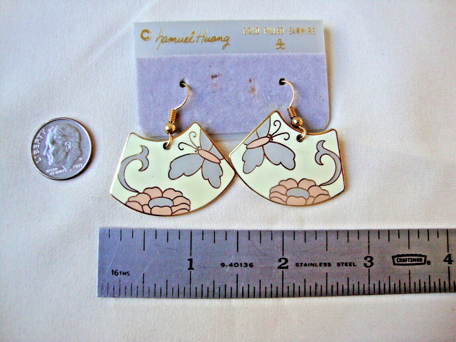 VINTAGE SAMUEL HUANG CLOISONNE BUTTERFLY FLOWER FAN PINK GRAY & CREAM EARRINGS