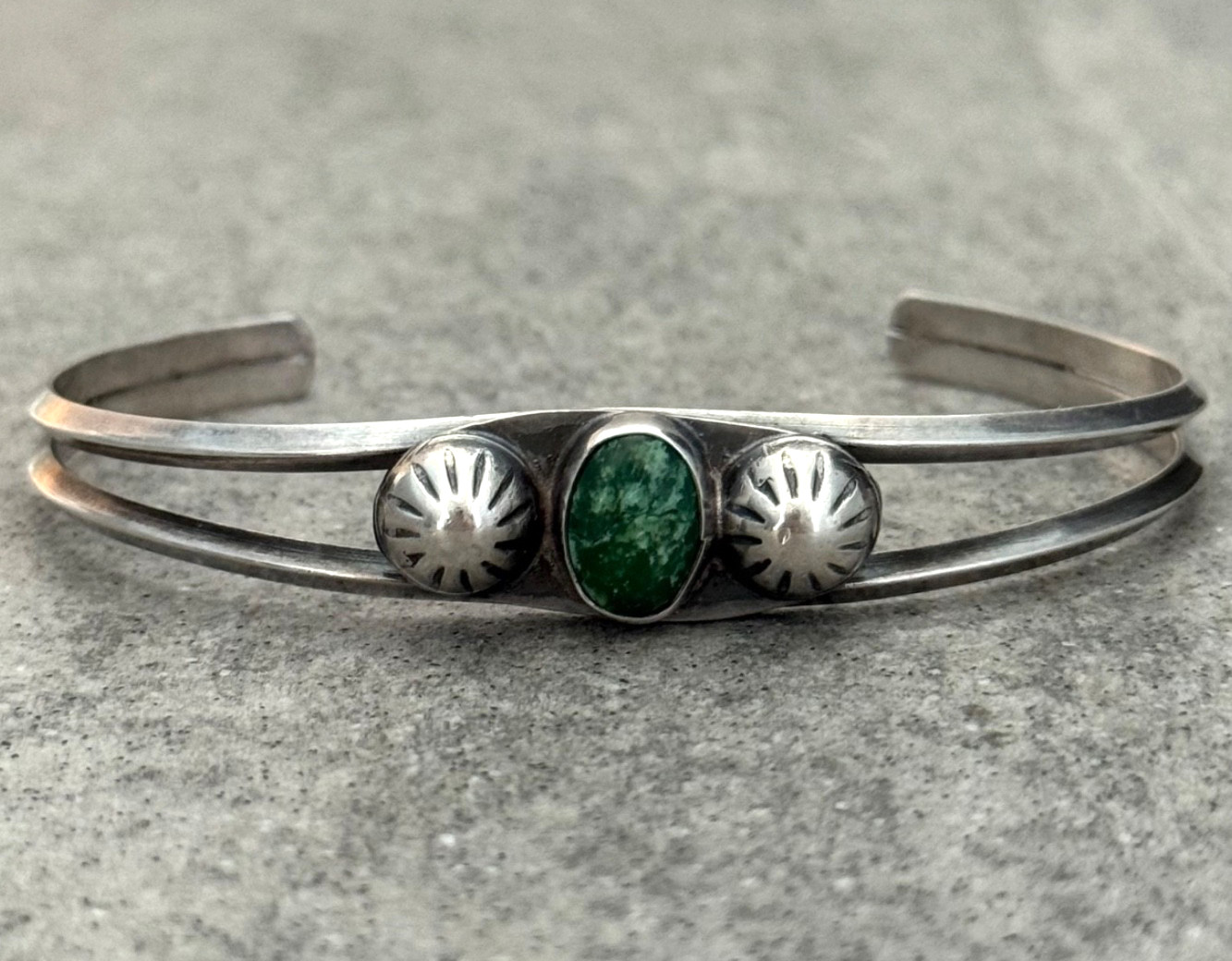 OLD Vintage Native American Navajo Turquoise Carinated Sterling Bracelet 6.75 in