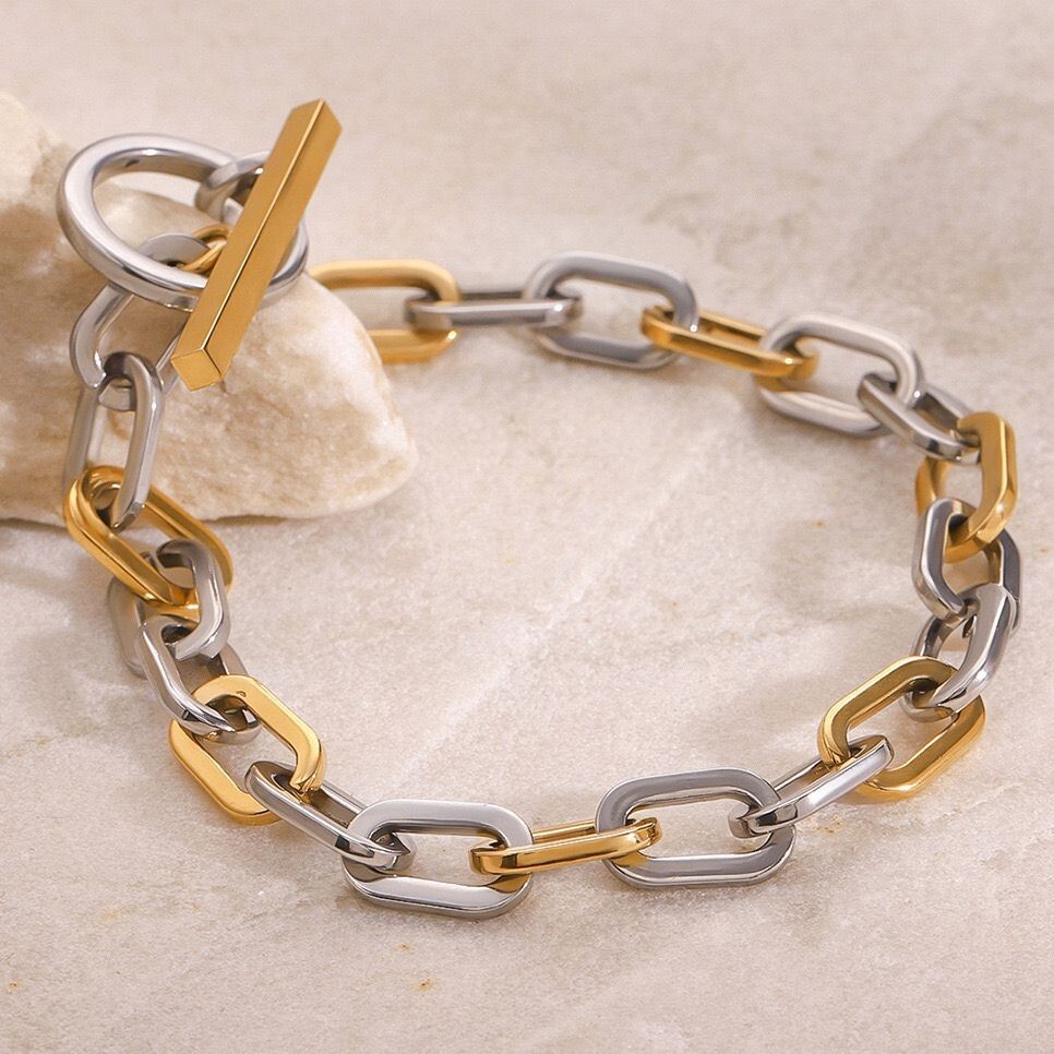 Woman 18K Gold Plated Paper Clip Chain Bracelet Toggle Bangle 7.7 in