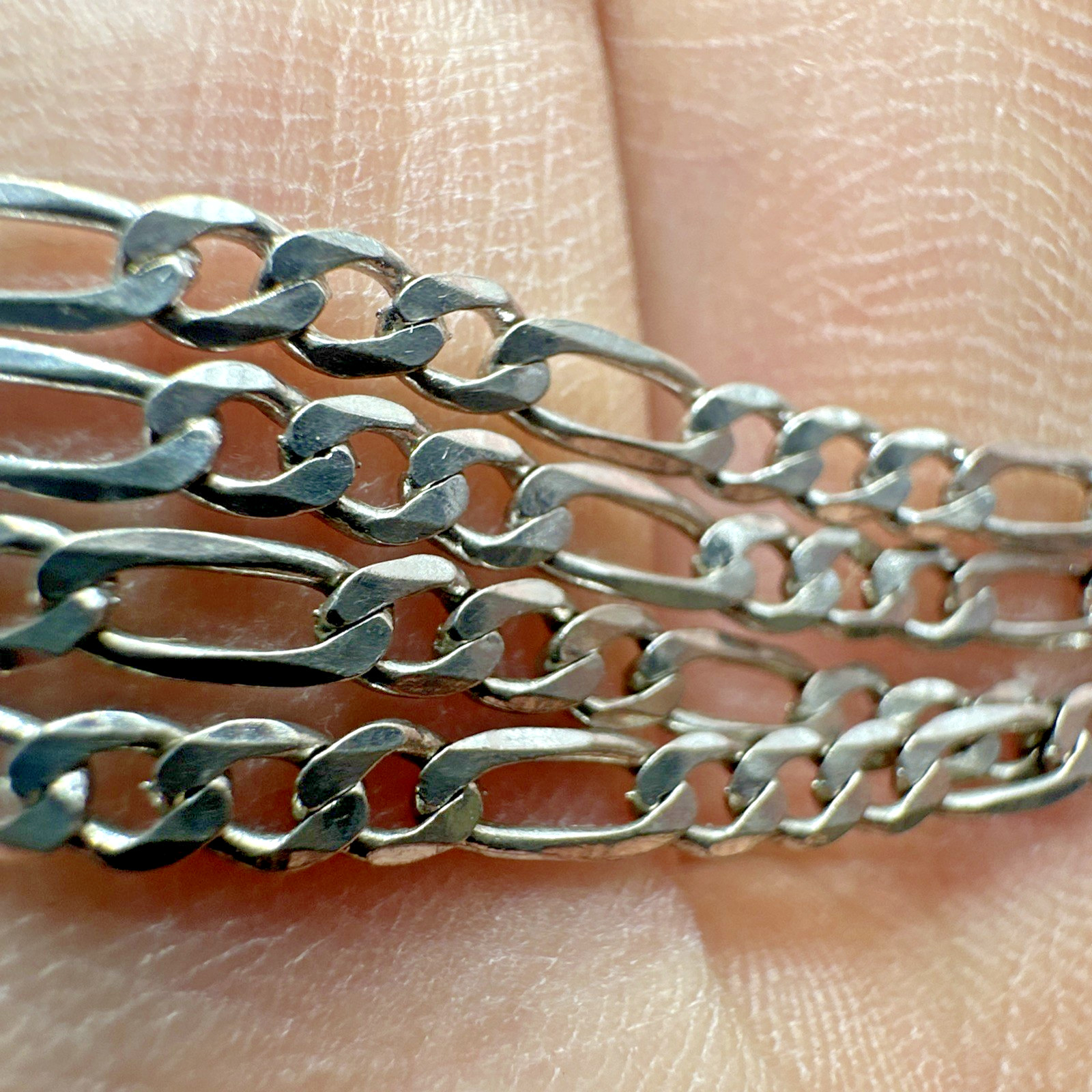 Vtg 925 Sterling Silver Figaro Link Chain 22″ Necklace 5.4 Grams 2.5mm Italy