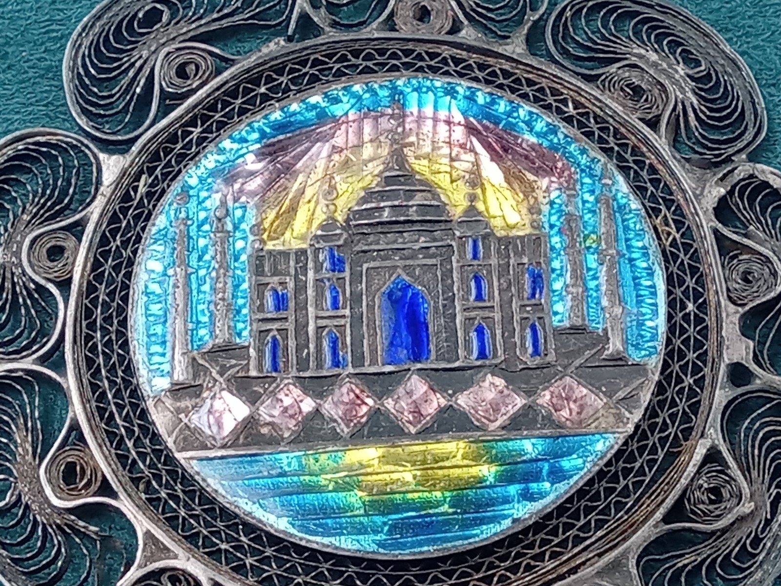 AMAZING OLD Sterling Silver Filigree Taj Mahal Enamel Pendant: 2.5″ Diameter