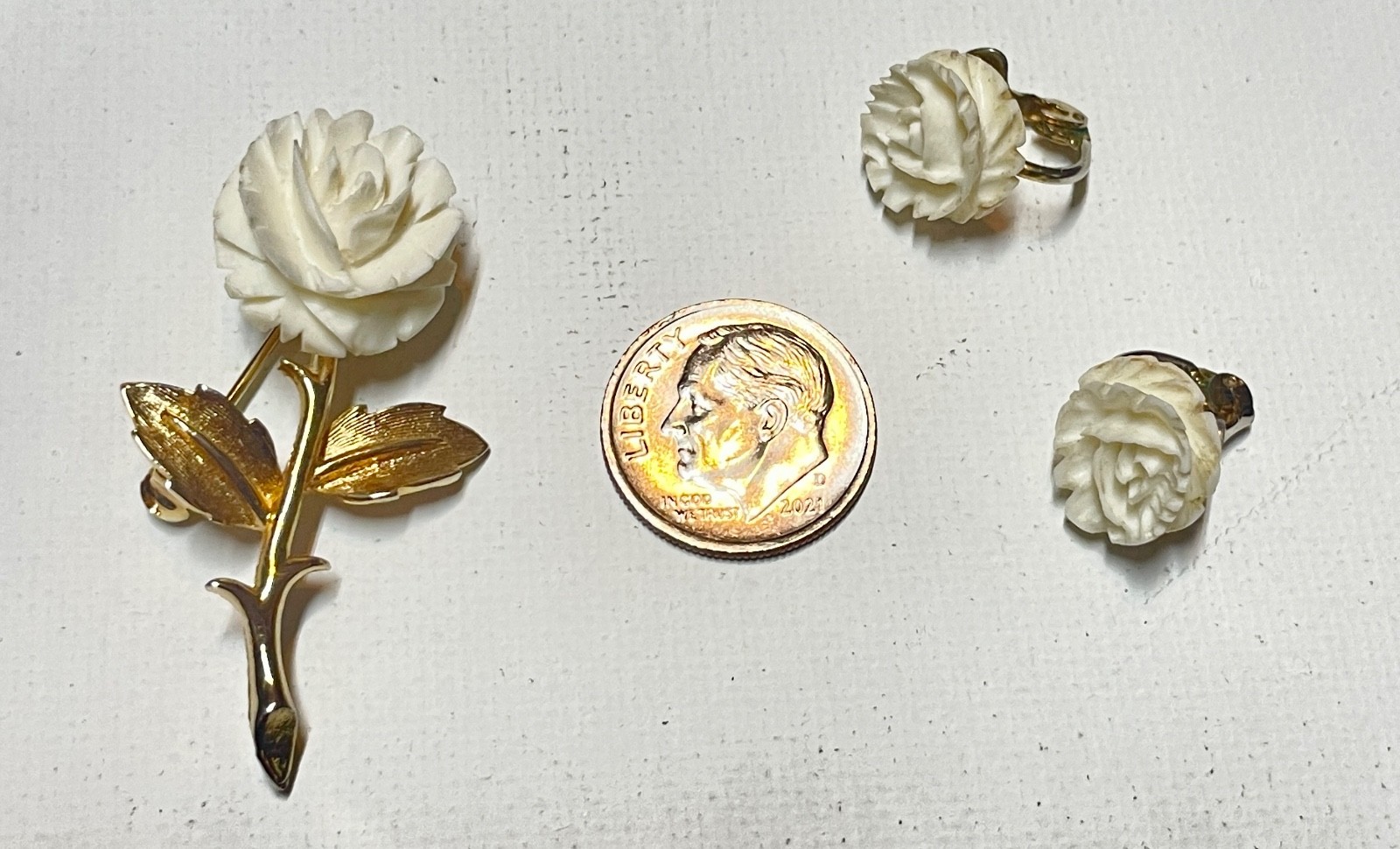 Vintage Carved Celluloid Rose Brooch & Matching Clip Earrings Cream Gold Tone