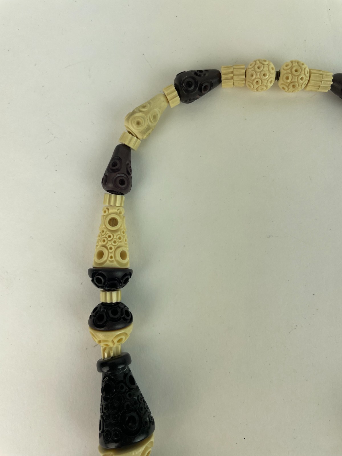 Vintage 30s Art Deco black ivory carved celluloid necklace K22