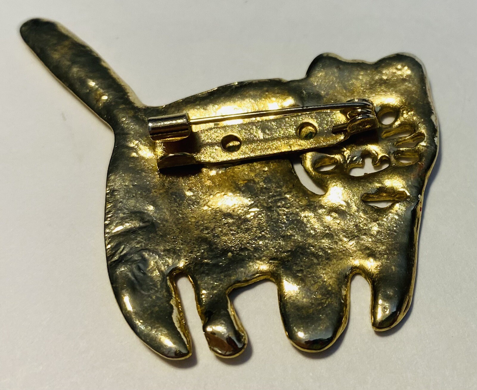 Vintage 1980’s Gold Tone Cat Brooch Pin Figural Jewelry Kitten Kitty 890