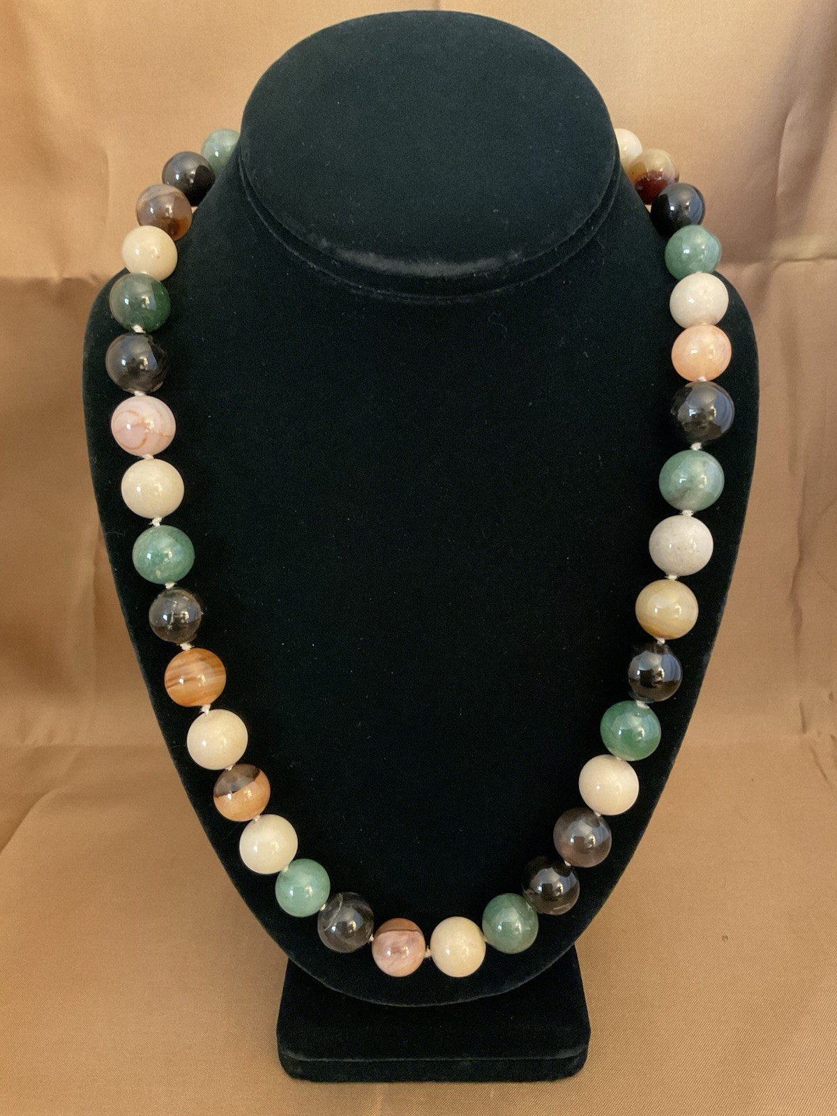 VTG Multicolored Agate Hand Knotted Round Beads Necklace Screw Clasp 22”L, 114g