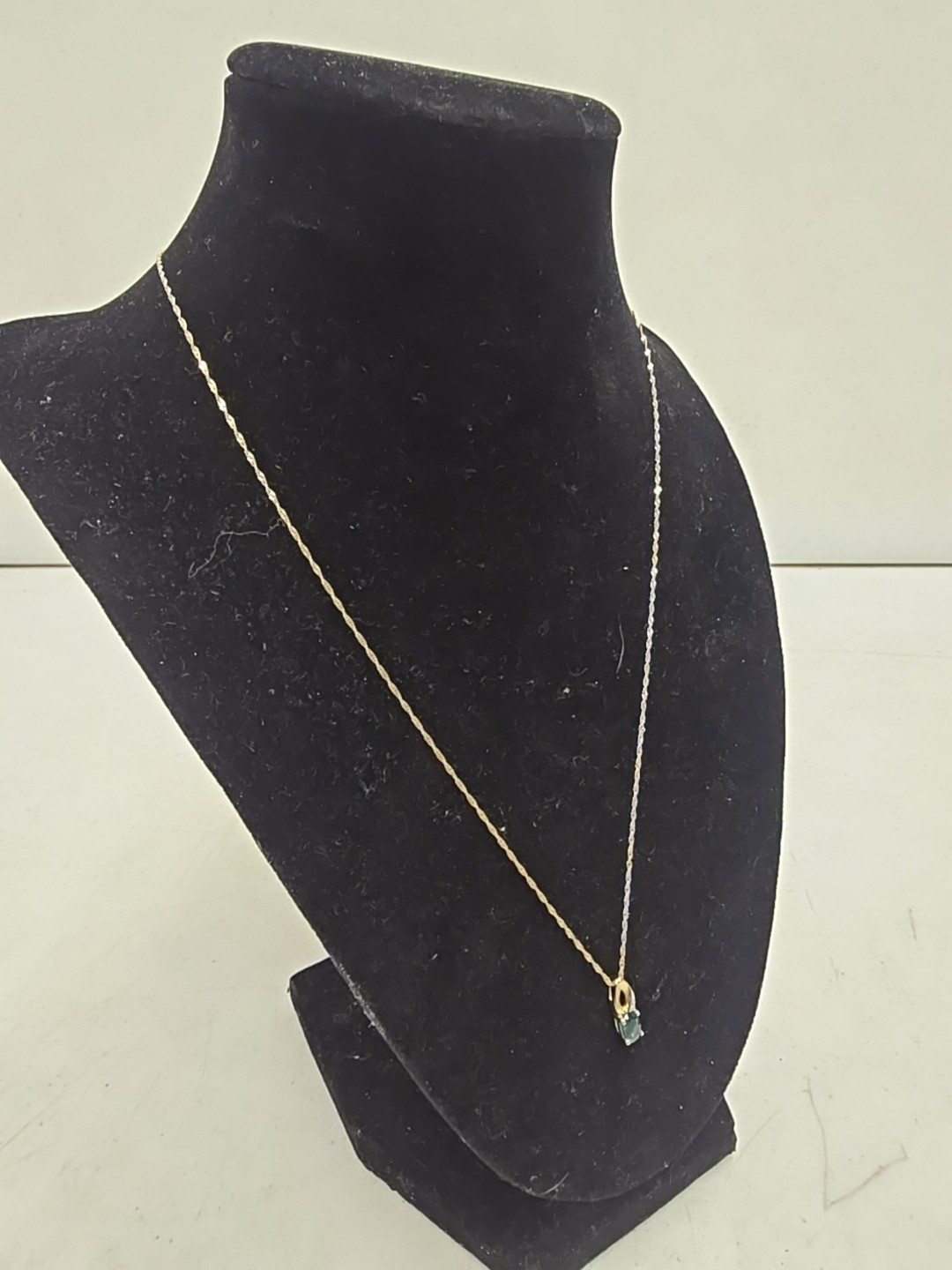 10k Yellow Gold 20″ Neckalce With 10k Emerald And Diamond Accent Pendant