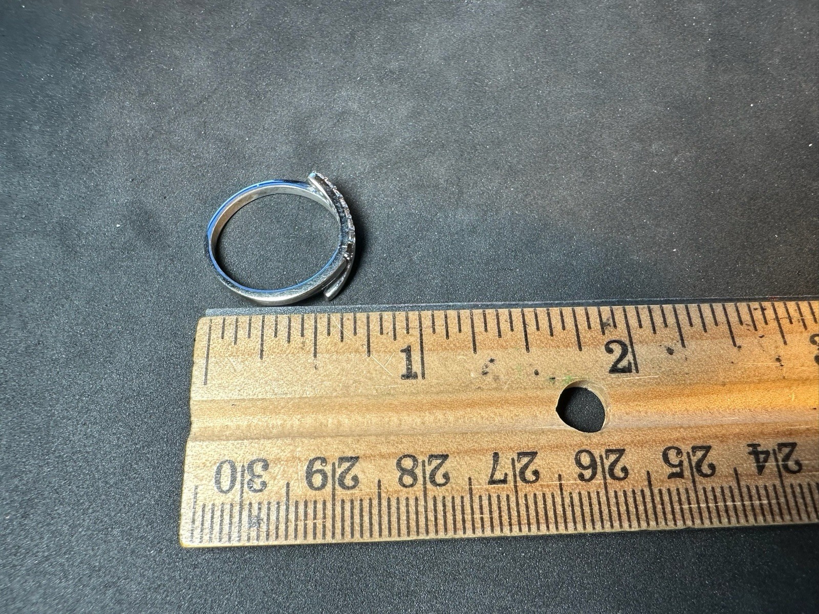 1.73g Vintage Bypass Ring with Clear Stones M Size 5.5
