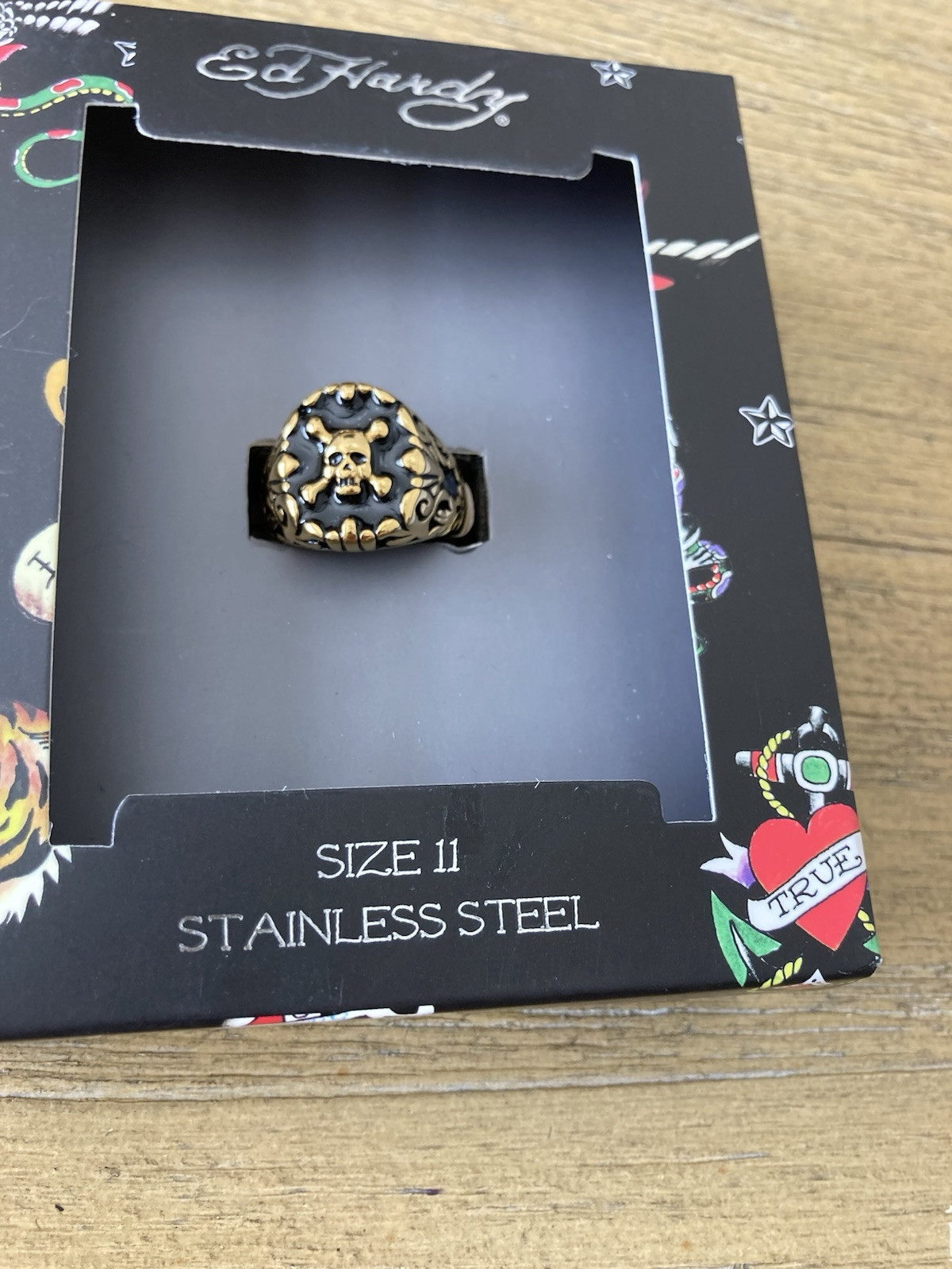 Ed Hardy Skull & Crossbones Stainless Steel Ring Size 11 Black and Gold Tone NIB